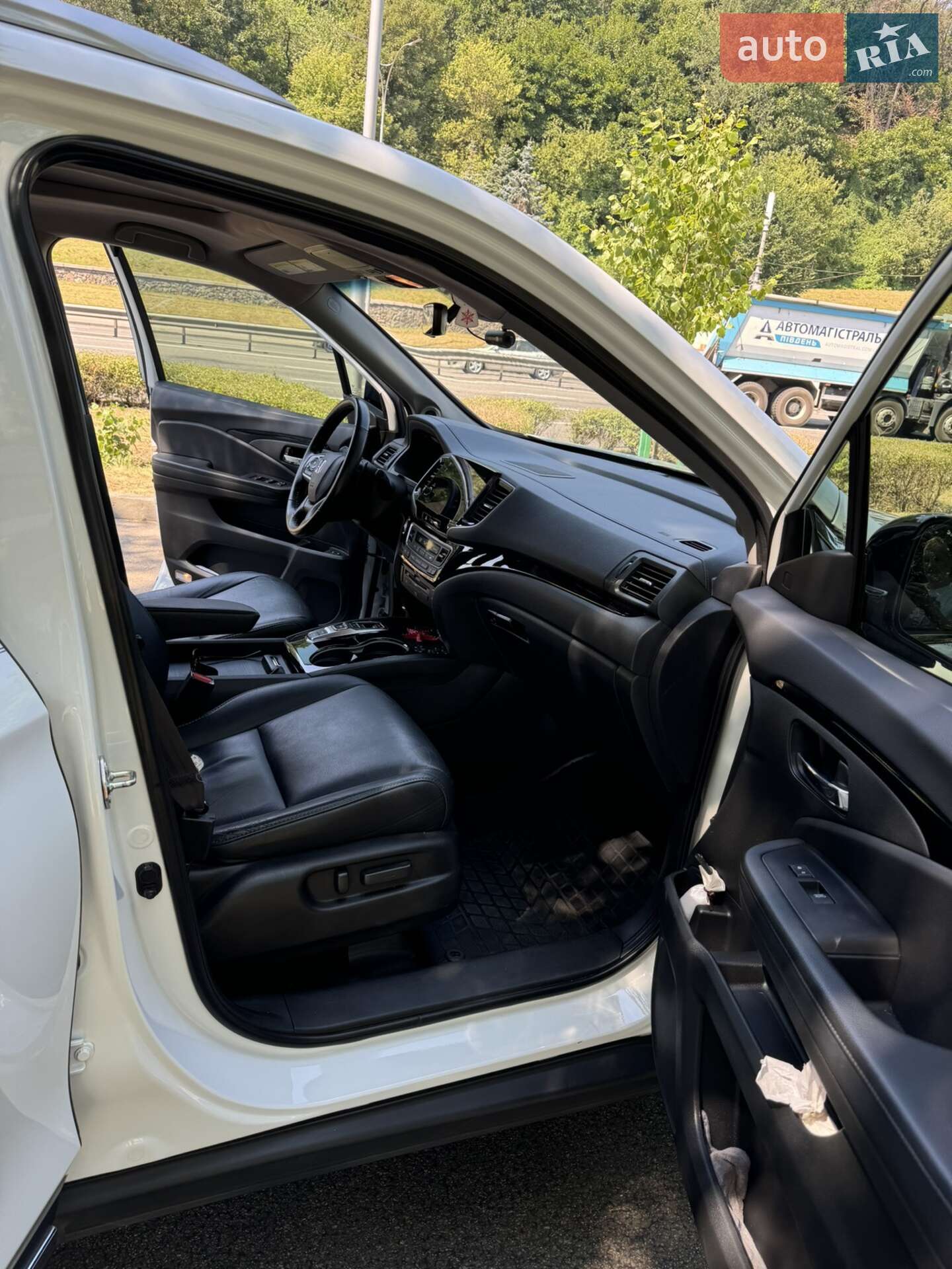 Honda Pilot 2020 VIN 5FNYF5H90LB022362 фото оголошення 6 з 14