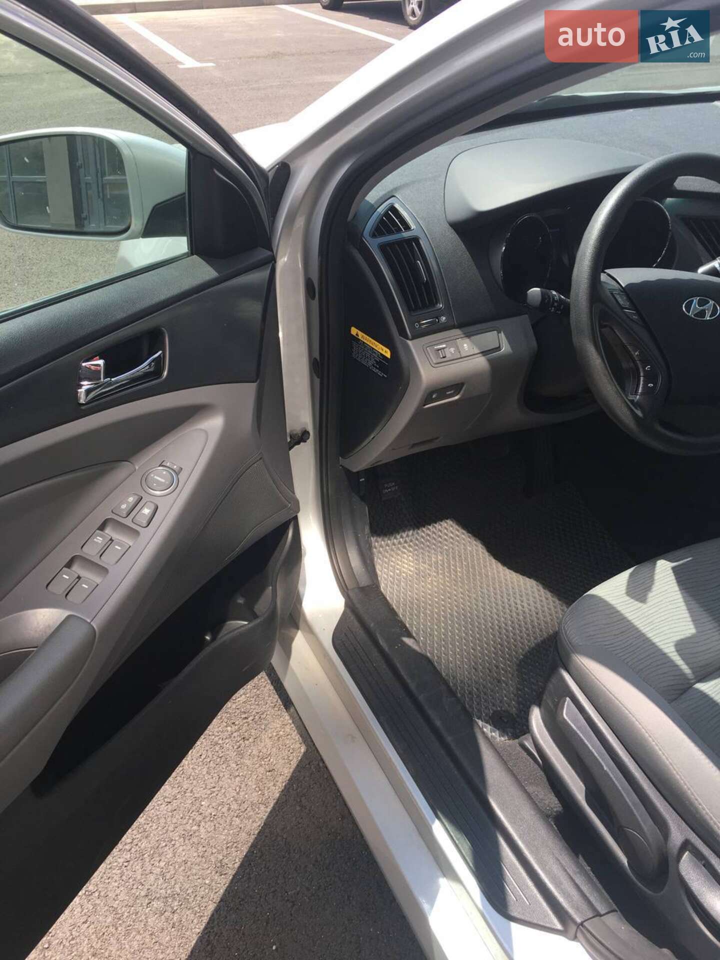 Hyundai Sonata 2014 VIN KMHEC4A49EA117613 фото оголошення 8 з 12