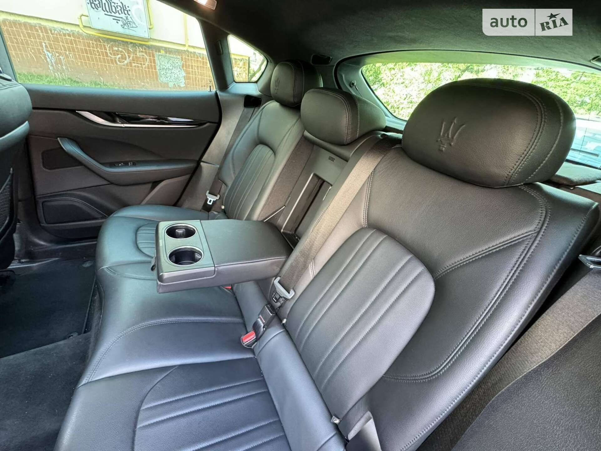 Maserati Levante 2021 VIN ZN661XUA0NX388704 фото оголошення 4 з 9
