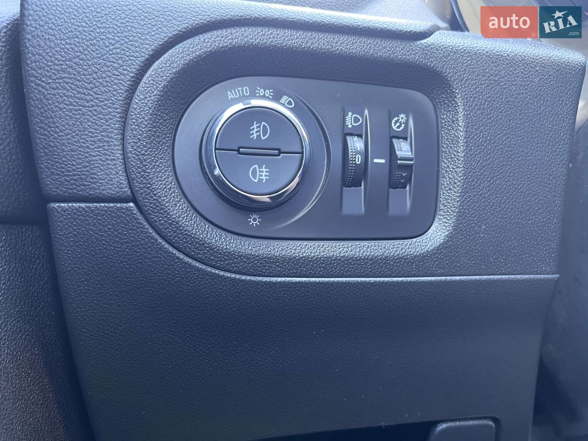 Opel Grandland X 2018 VIN W0VZCYHZ5JS340823 фото оголошення 4 з 21