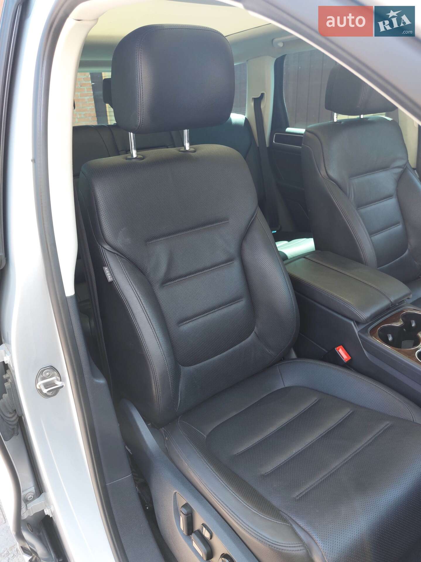 Volkswagen Touareg 2015 VIN WVGEP9BP5GD004009 фото оголошення 22 з 37