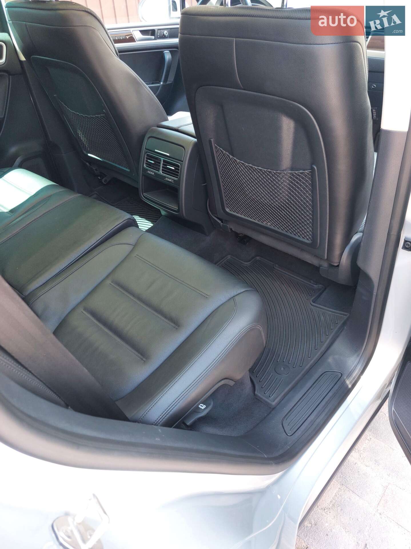 Volkswagen Touareg 2015 VIN WVGEP9BP5GD004009 фото оголошення 18 з 37