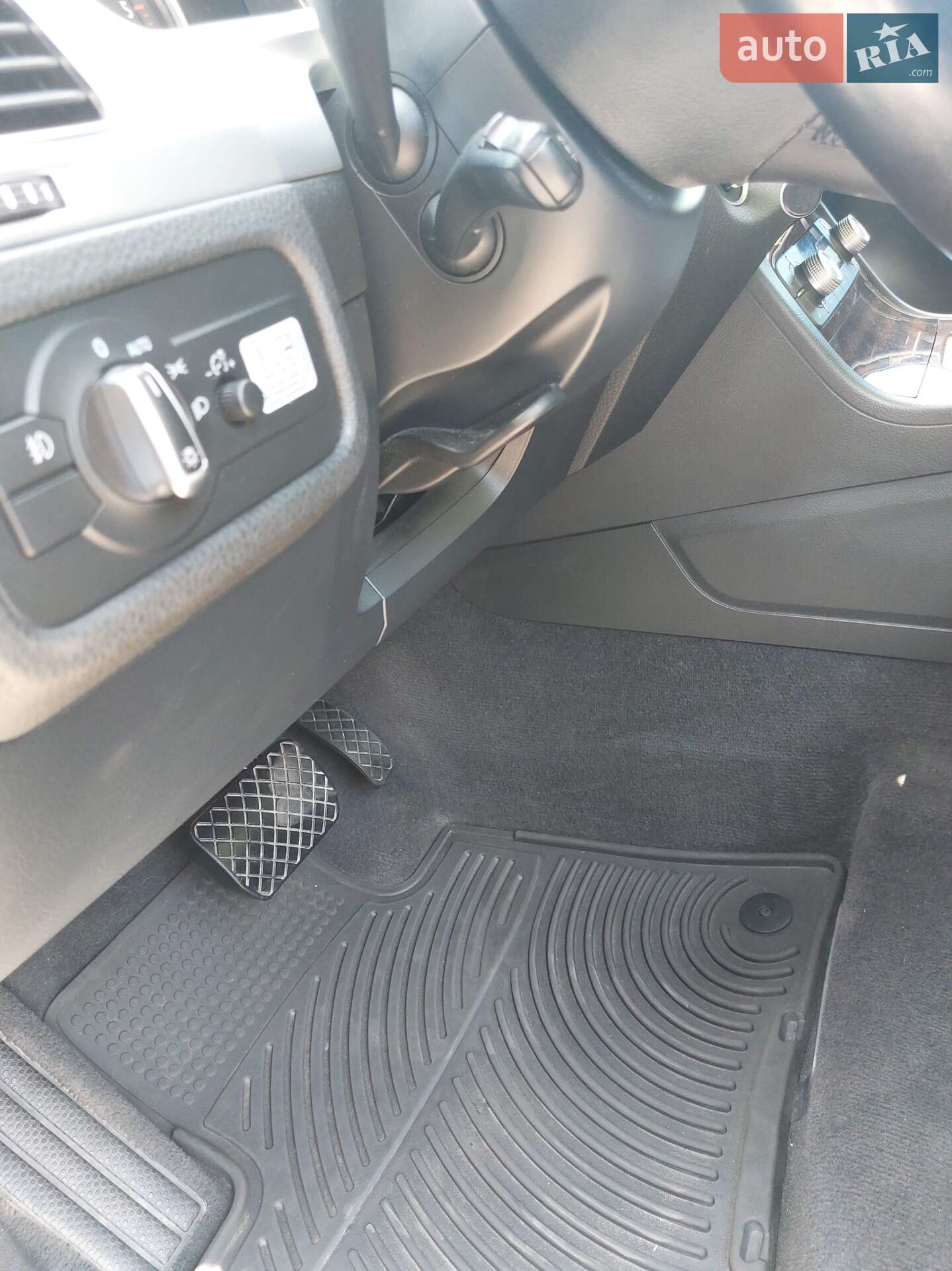 Volkswagen Touareg 2015 VIN WVGEP9BP5GD004009 фото оголошення 20 з 37