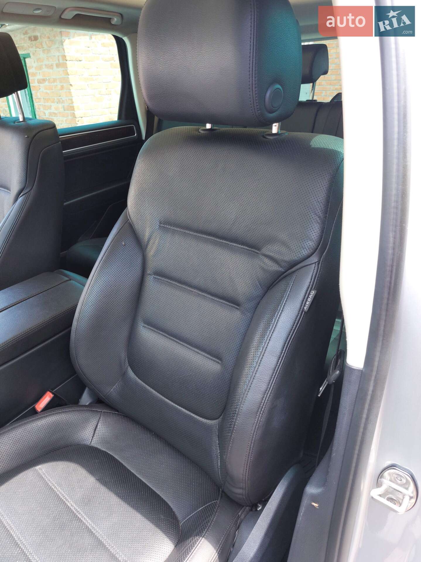 Volkswagen Touareg 2015 VIN WVGEP9BP5GD004009 фото оголошення 7 з 37