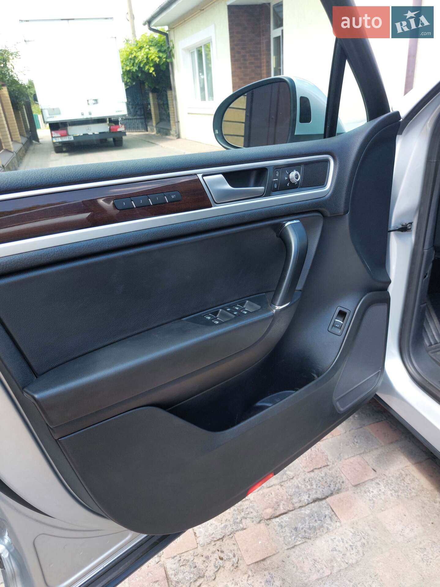 Volkswagen Touareg 2015 VIN WVGEP9BP5GD004009 фото оголошення 16 з 37