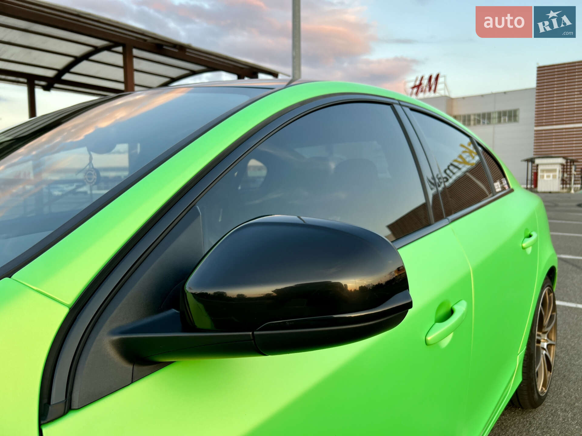 Volvo S60 2015 VIN YV149MTS8G2405401 фото оголошення 12 з 92