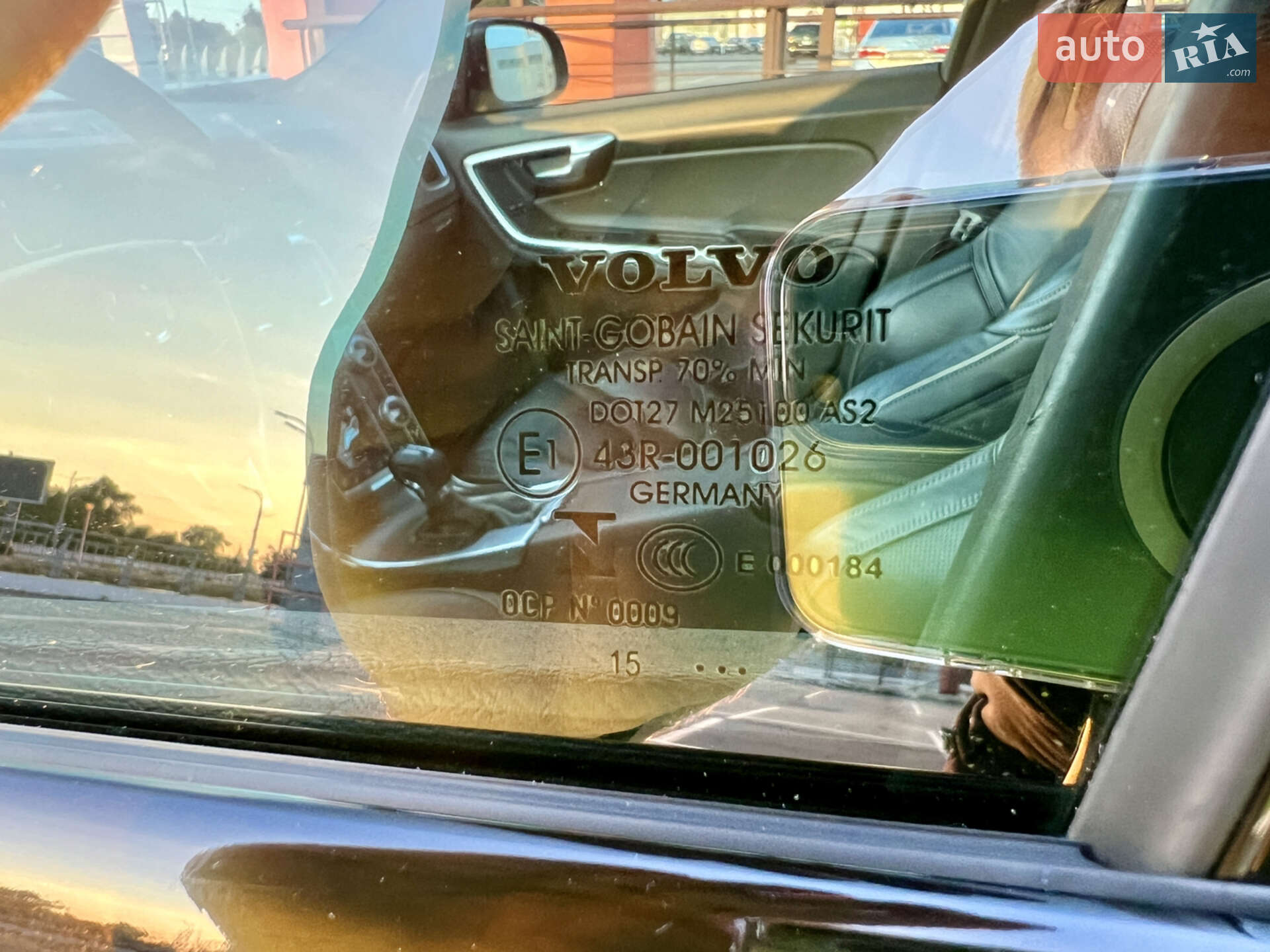 Volvo S60 2015 VIN YV149MTS8G2405401 фото оголошення 30 з 92