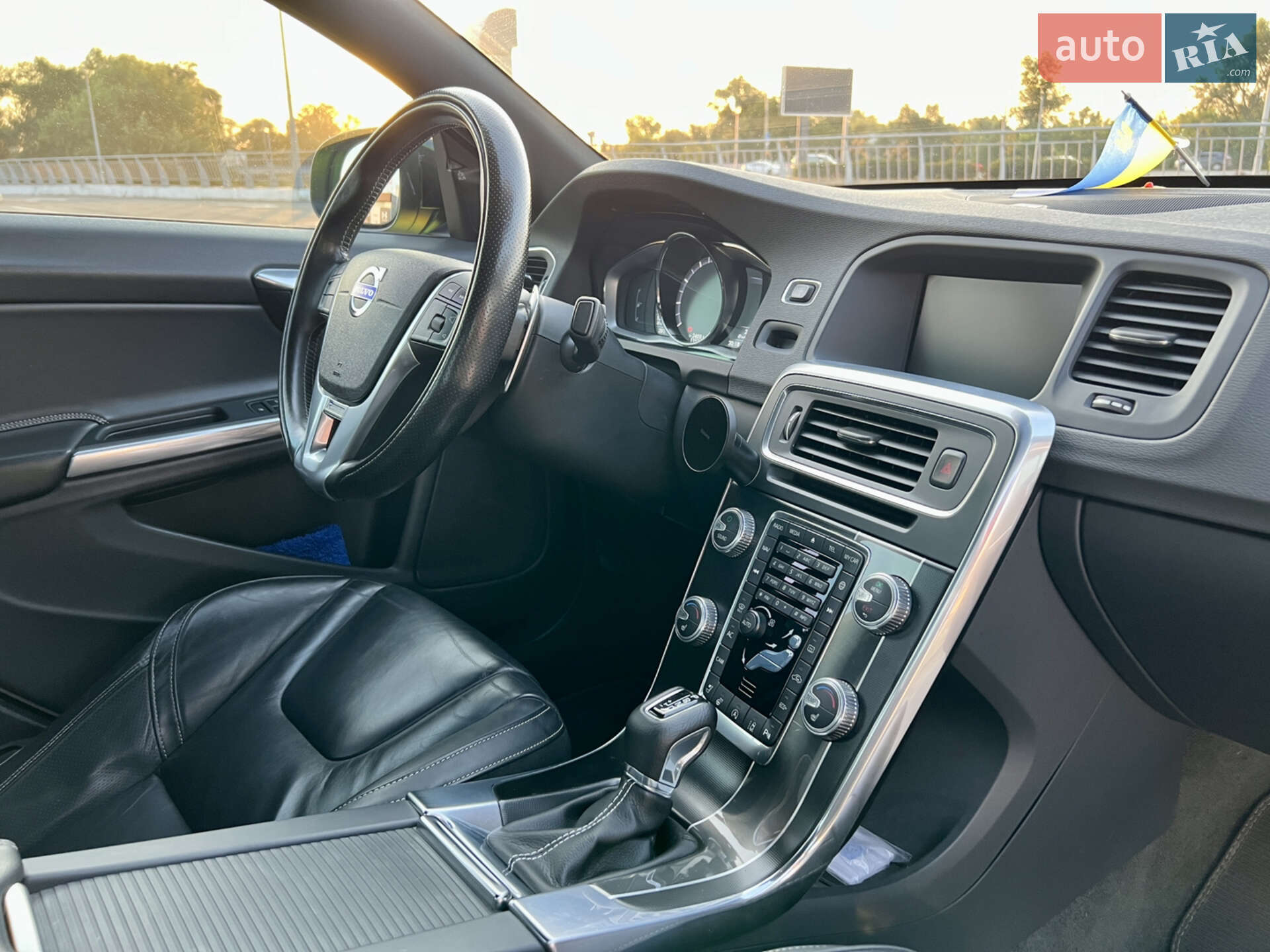Volvo S60 2015 VIN YV149MTS8G2405401 фото оголошення 38 з 92