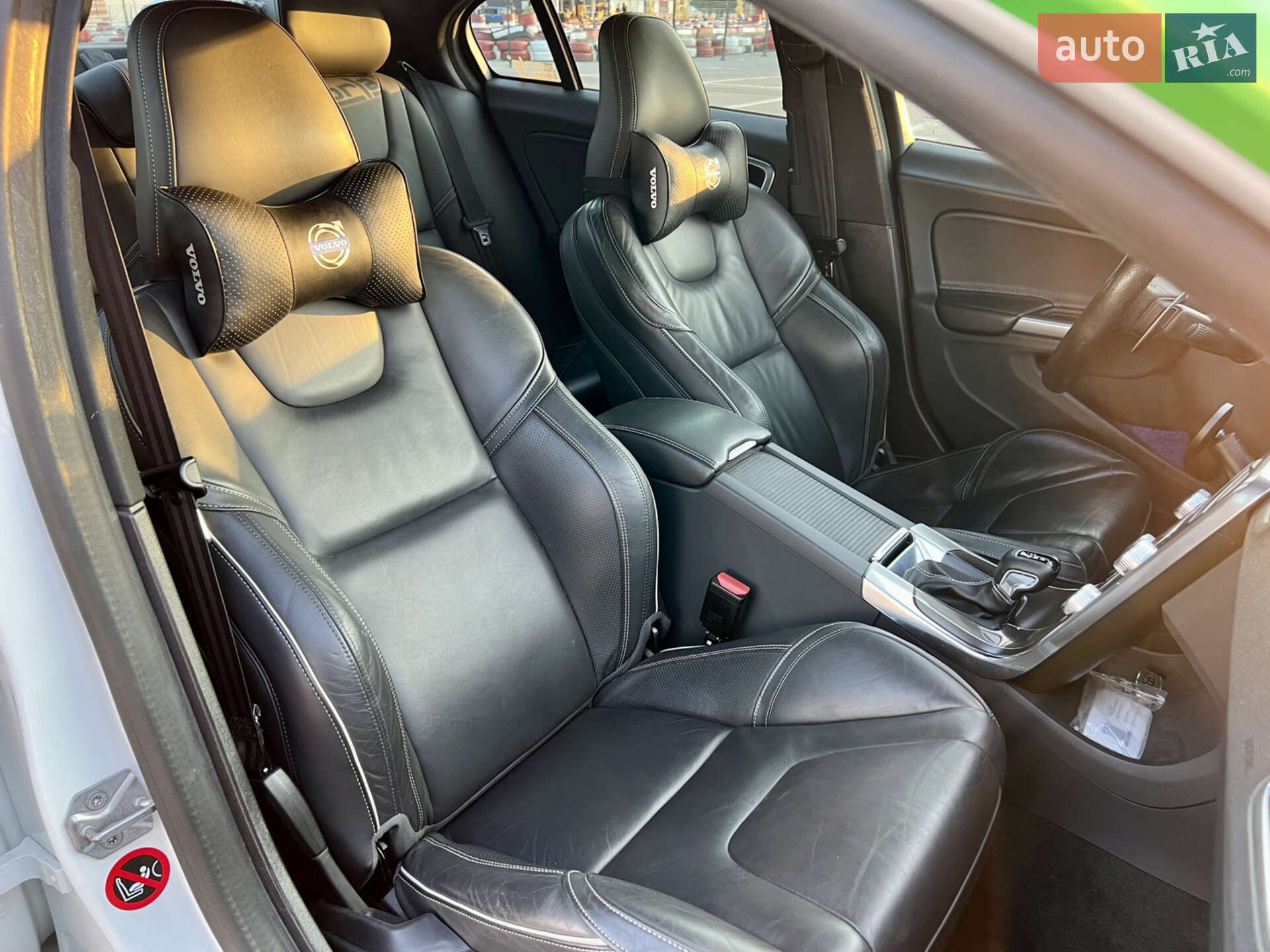 Volvo S60 2015 VIN YV149MTS8G2405401 фото оголошення 40 з 92