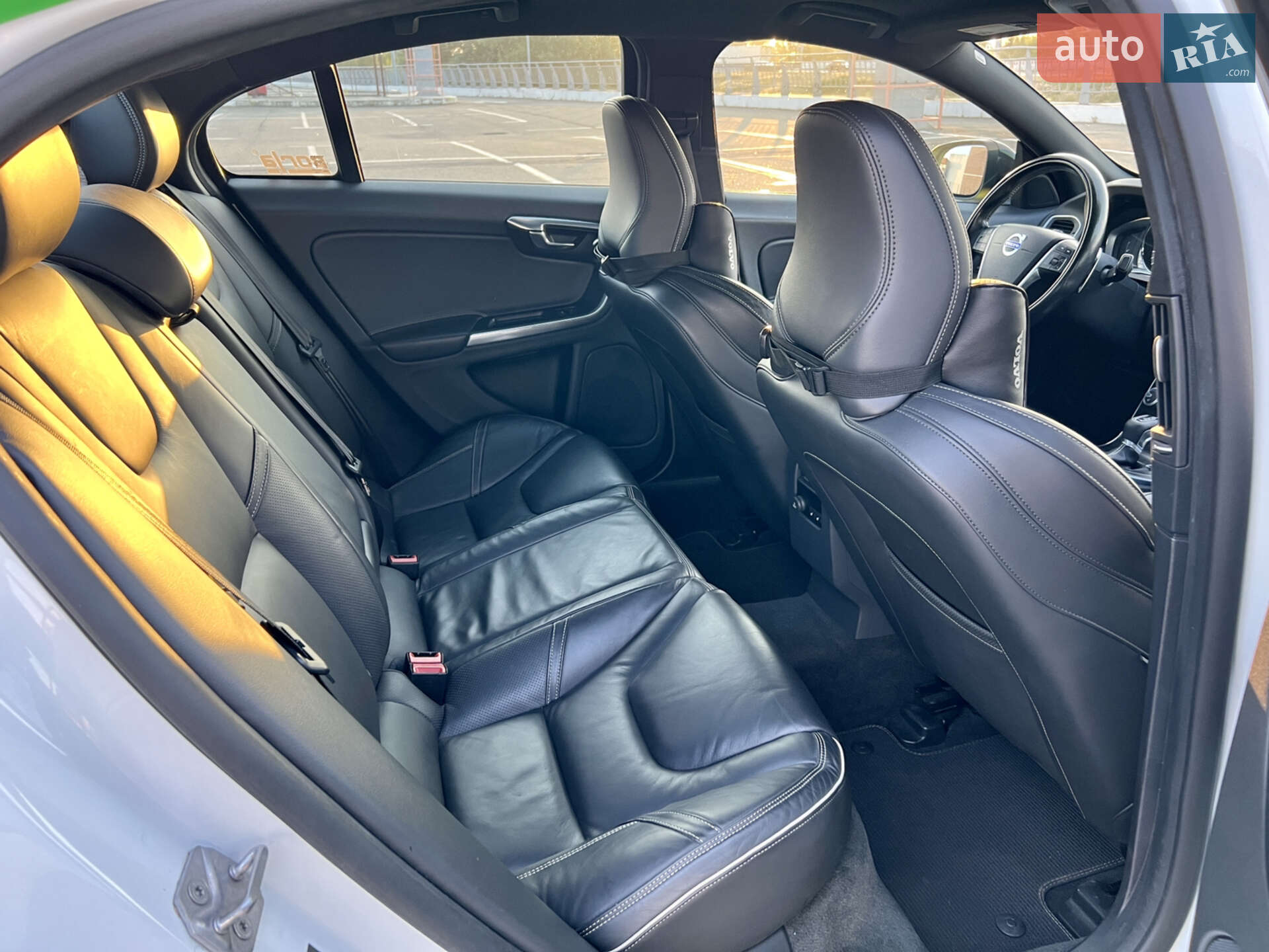 Volvo S60 2015 VIN YV149MTS8G2405401 фото оголошення 41 з 92