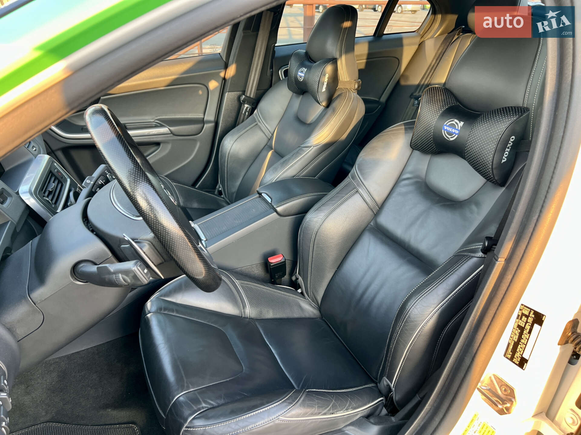 Volvo S60 2015 VIN YV149MTS8G2405401 фото оголошення 46 з 92