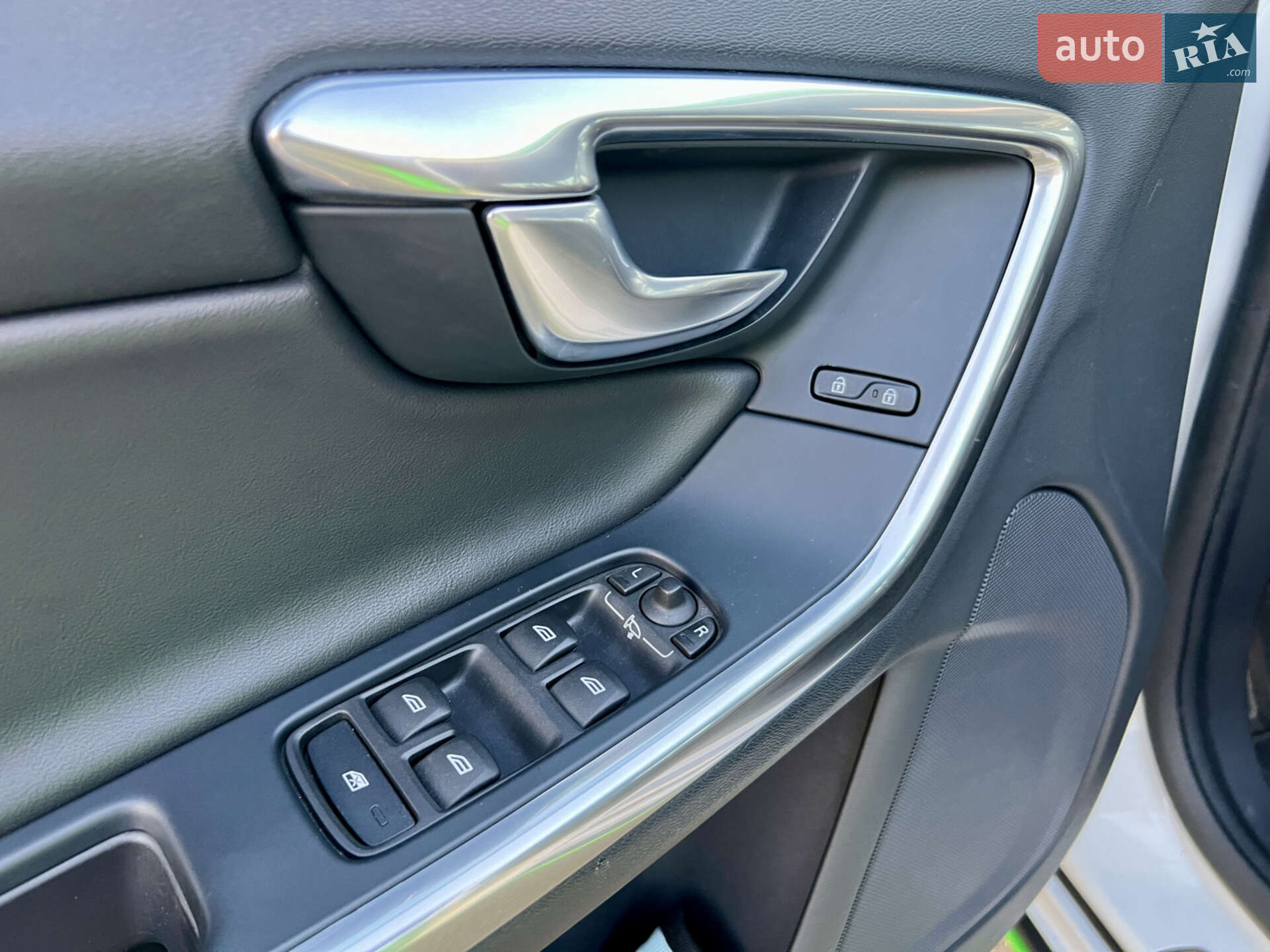 Volvo S60 2015 VIN YV149MTS8G2405401 фото оголошення 51 з 92