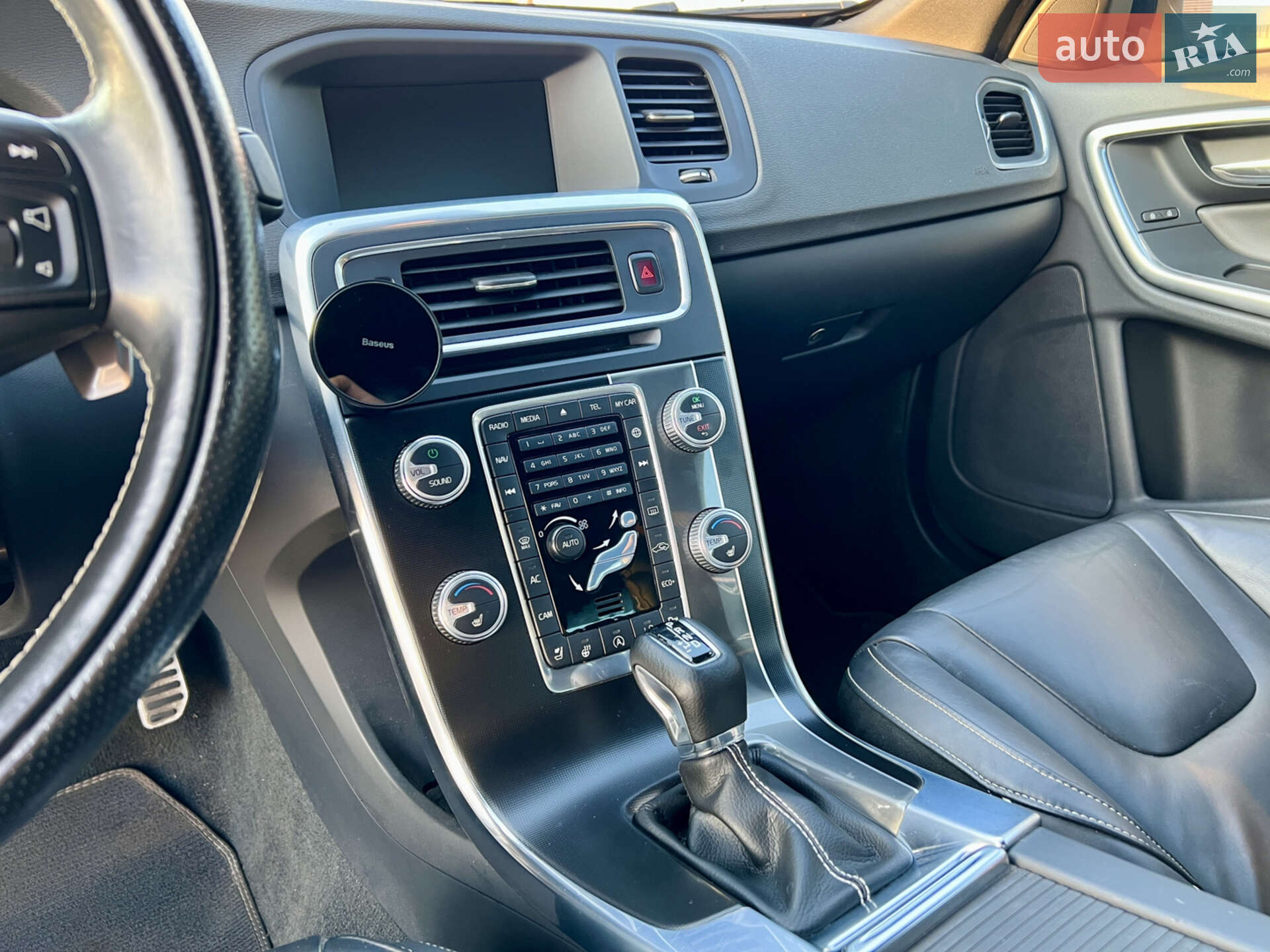 Volvo S60 2015 VIN YV149MTS8G2405401 фото оголошення 53 з 92