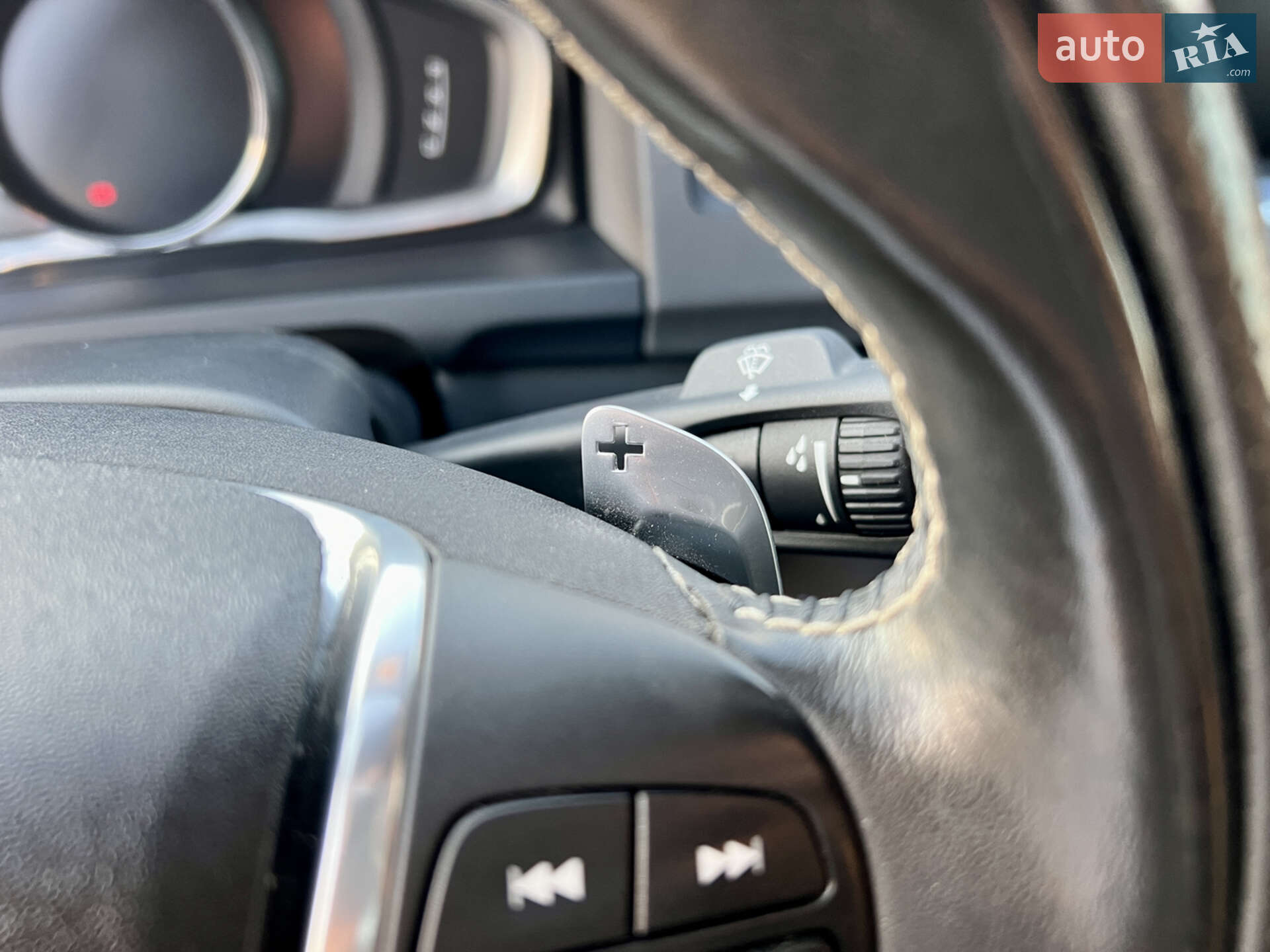 Volvo S60 2015 VIN YV149MTS8G2405401 фото оголошення 57 з 92