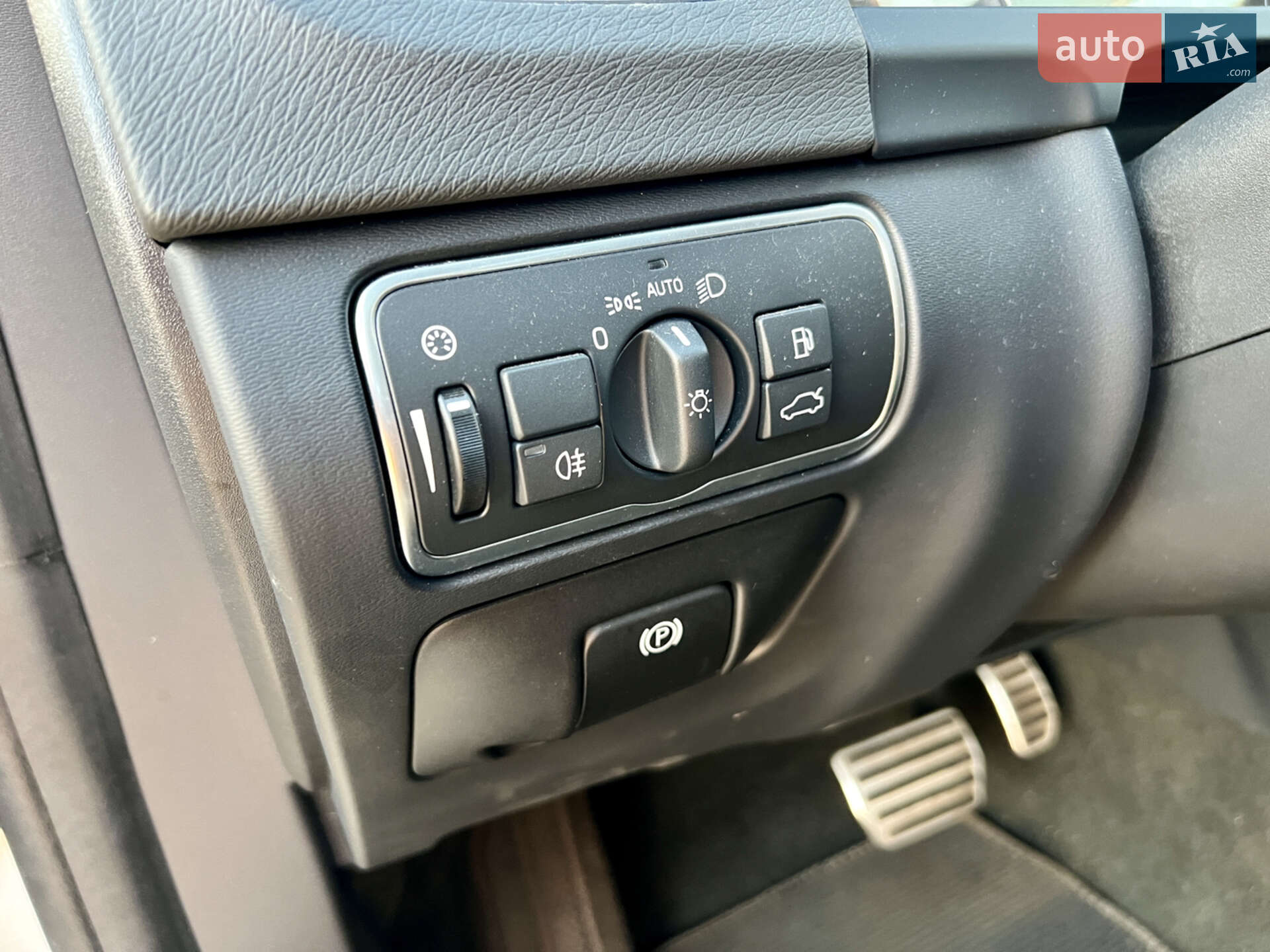 Volvo S60 2015 VIN YV149MTS8G2405401 фото оголошення 61 з 92