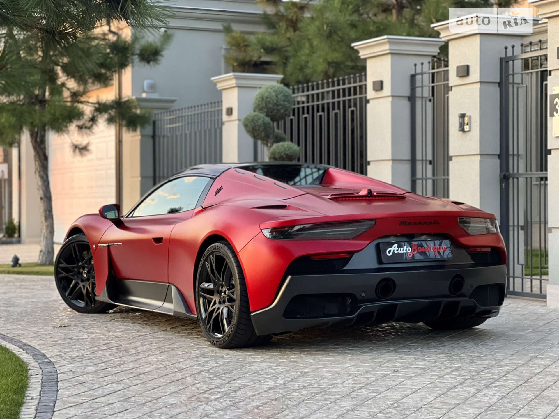 Maserati MC20 2023 VIN ZAMBMSAB0P0440460 фото оголошення 17 з 100