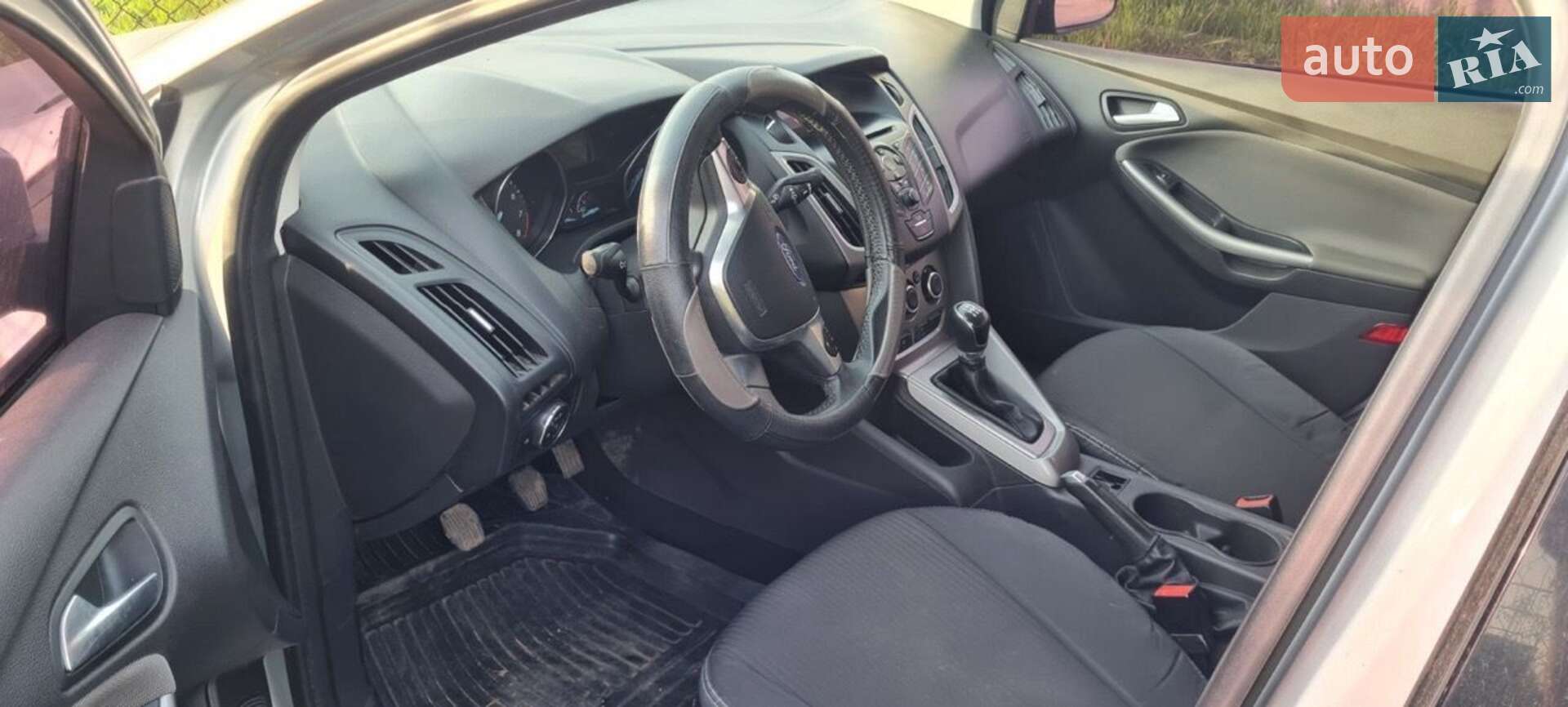 Ford Focus 2013 VIN WF0MXXGCBMDG41348 фото оголошення 3 з 9