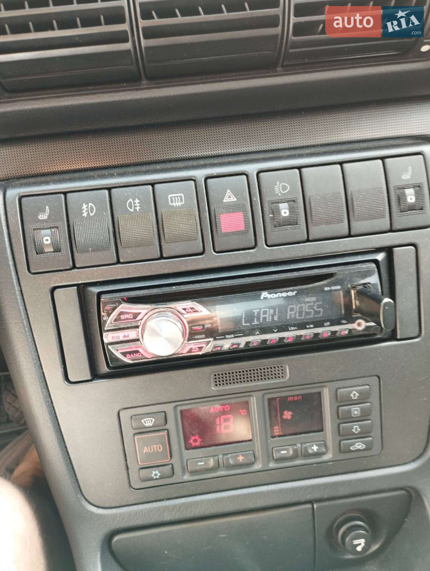 Audi A4 1995 VIN WAUZZZ8DZSA032332 фото оголошення 6 з 21
