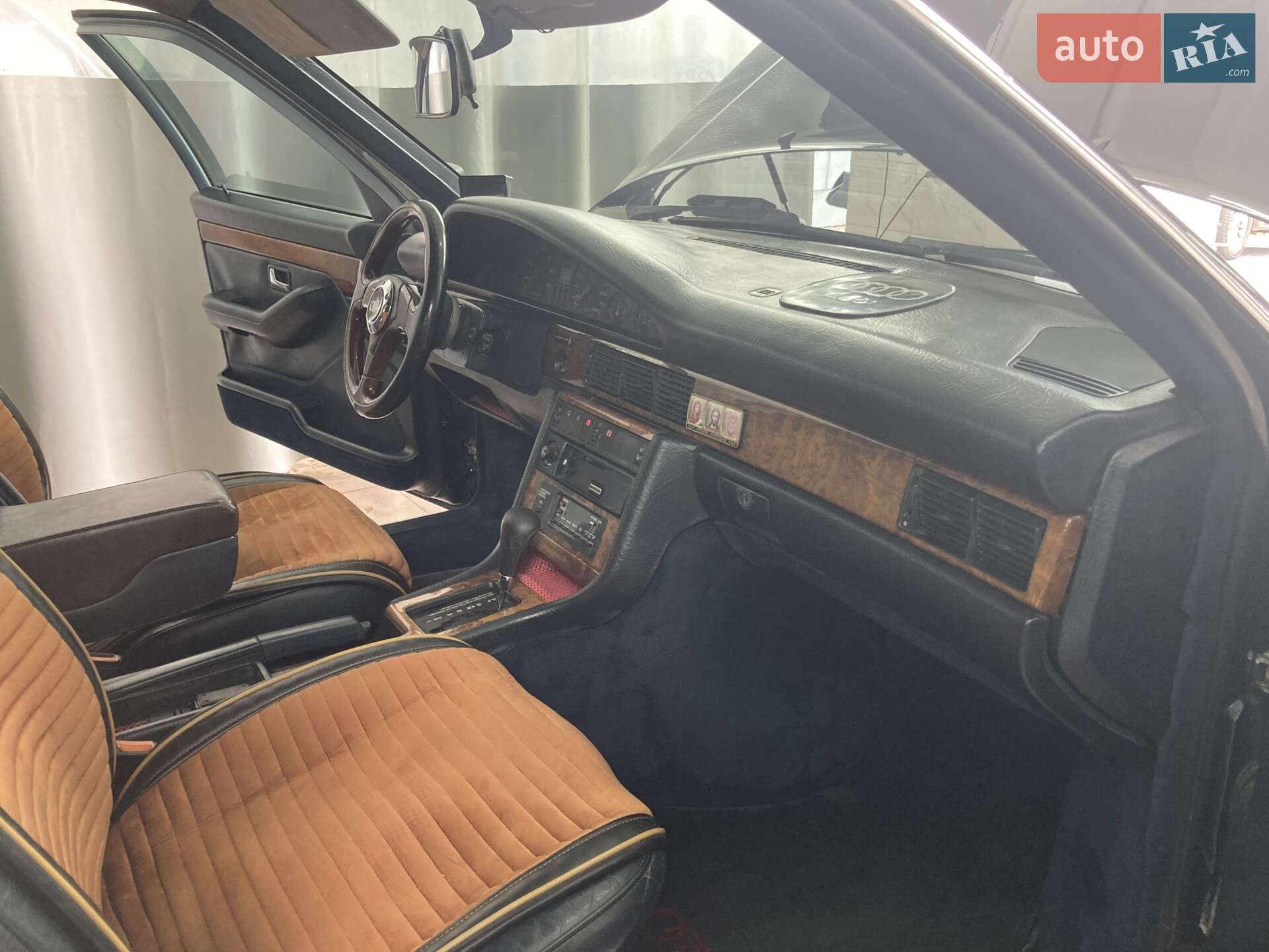 Audi V8 1989 VIN WAUZZZ44ZKN022601 фото оголошення 5 з 26