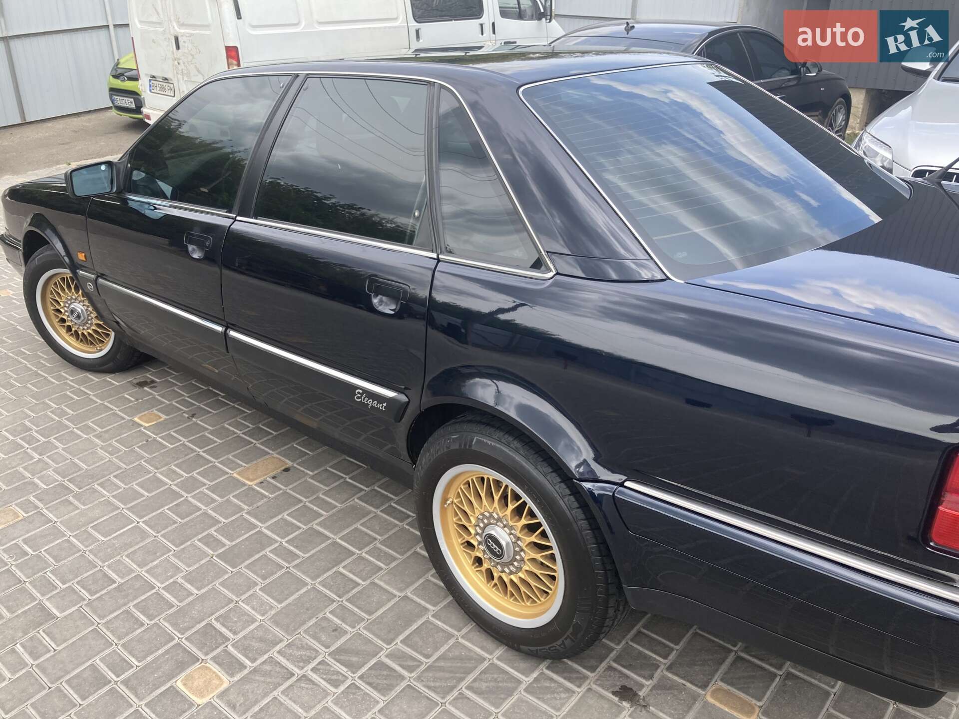Audi V8 1989 VIN WAUZZZ44ZKN022601 фото оголошення 10 з 26