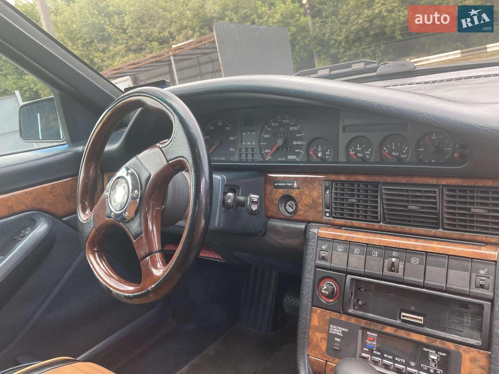 Audi V8 1989 VIN WAUZZZ44ZKN022601 фото оголошення 13 з 26