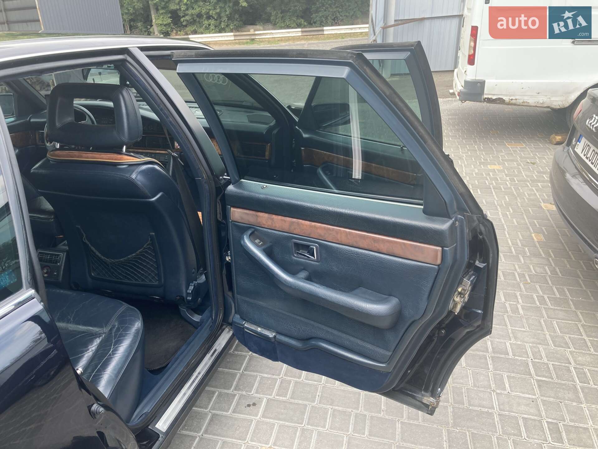 Audi V8 1989 VIN WAUZZZ44ZKN022601 фото оголошення 14 з 26