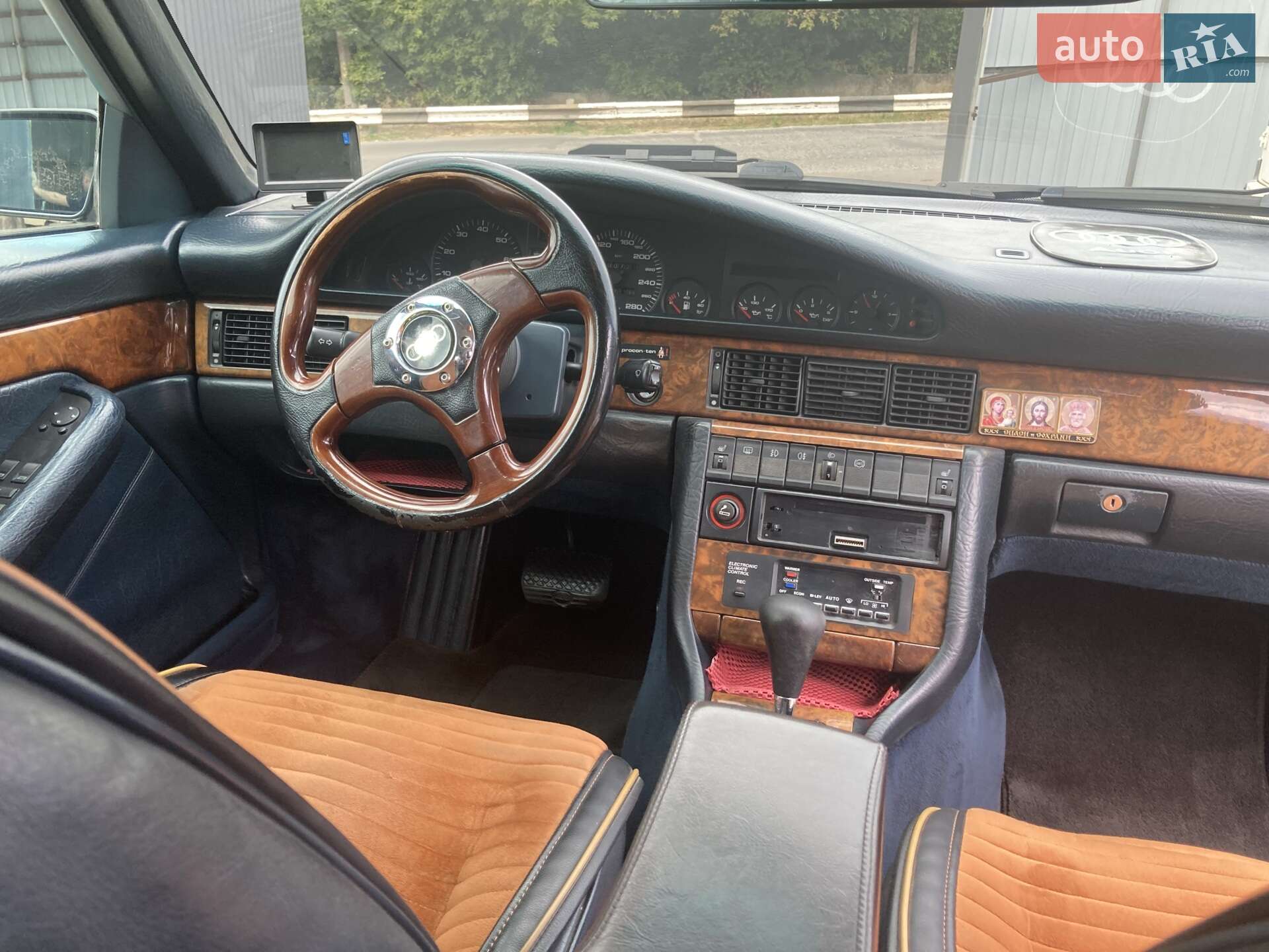 Audi V8 1989 VIN WAUZZZ44ZKN022601 фото оголошення 16 з 26