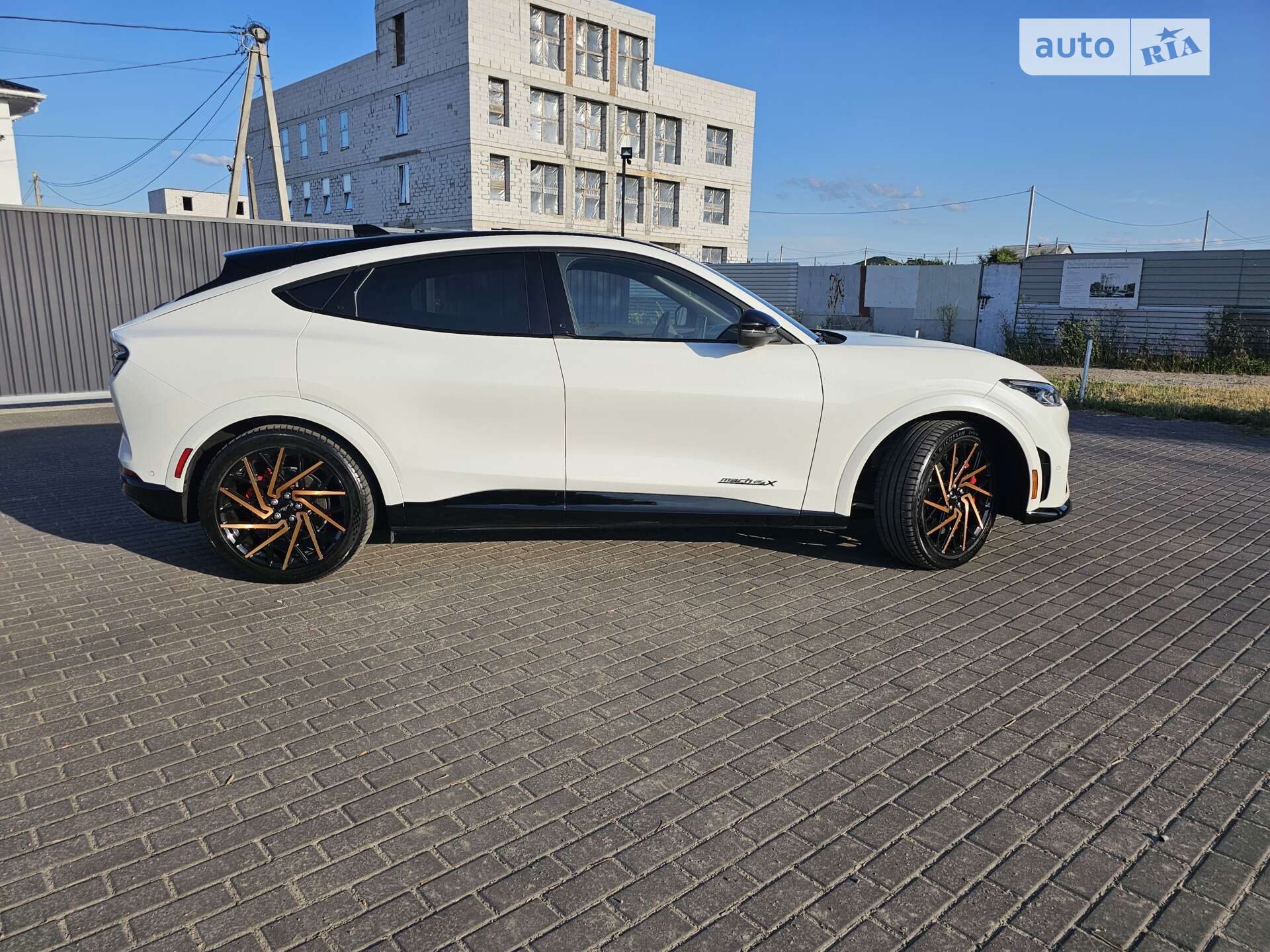 Ford Mustang Mach-E 2023 VIN 3FMTK4SX8PMA77288 фото оголошення 14 з 31