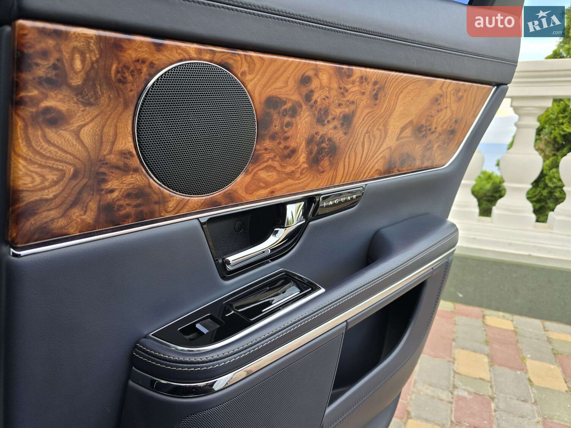 Jaguar XJ 2011 VIN SAJAA16P4CLV23098 фото оголошення 25 з 36