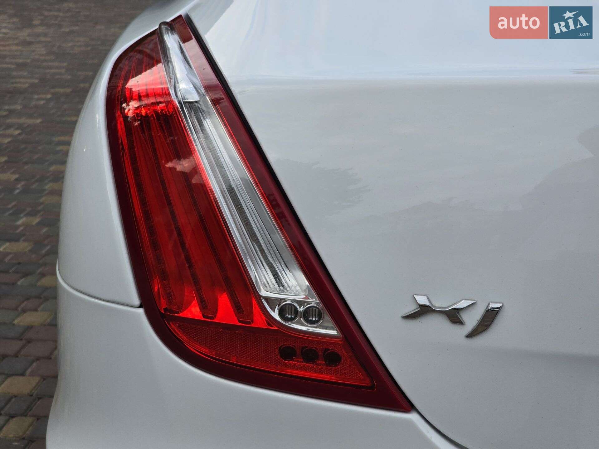 Jaguar XJ 2011 VIN SAJAA16P4CLV23098 фото оголошення 31 з 36