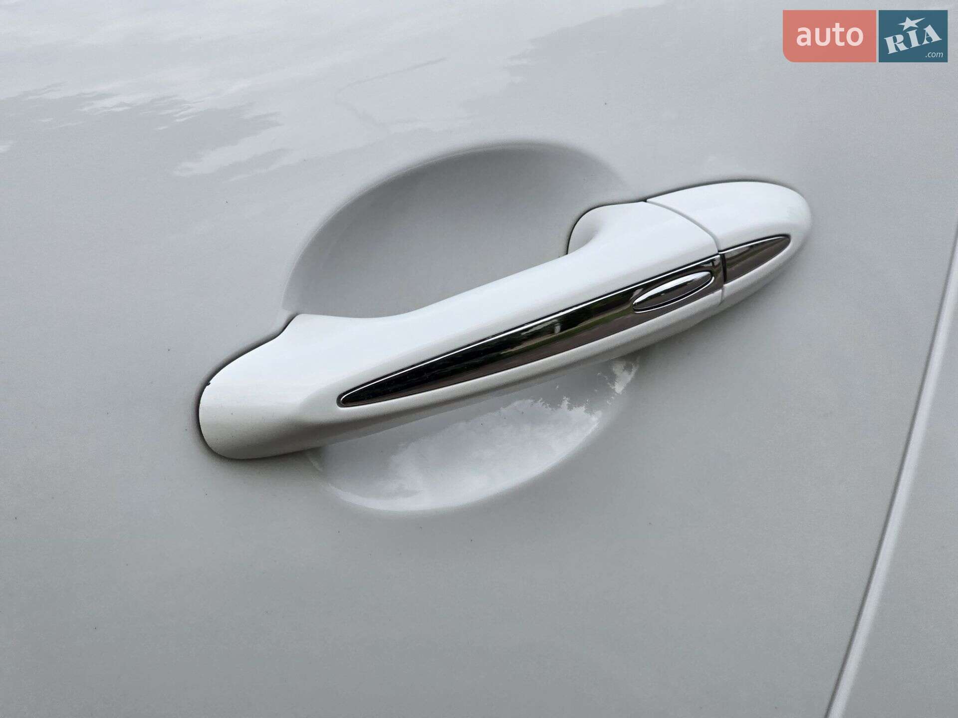 Jaguar XJ 2011 VIN SAJAA16P4CLV23098 фото оголошення 35 з 36