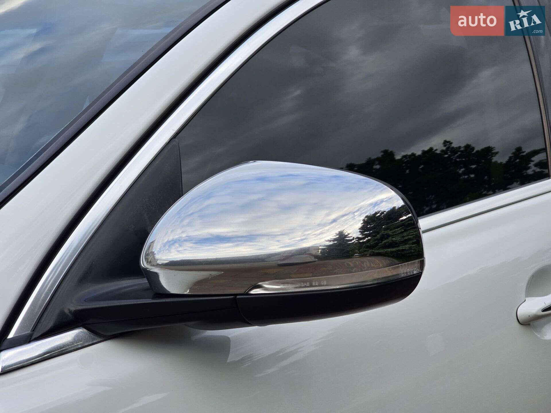 Jaguar XJ 2011 VIN SAJAA16P4CLV23098 фото оголошення 13 з 36
