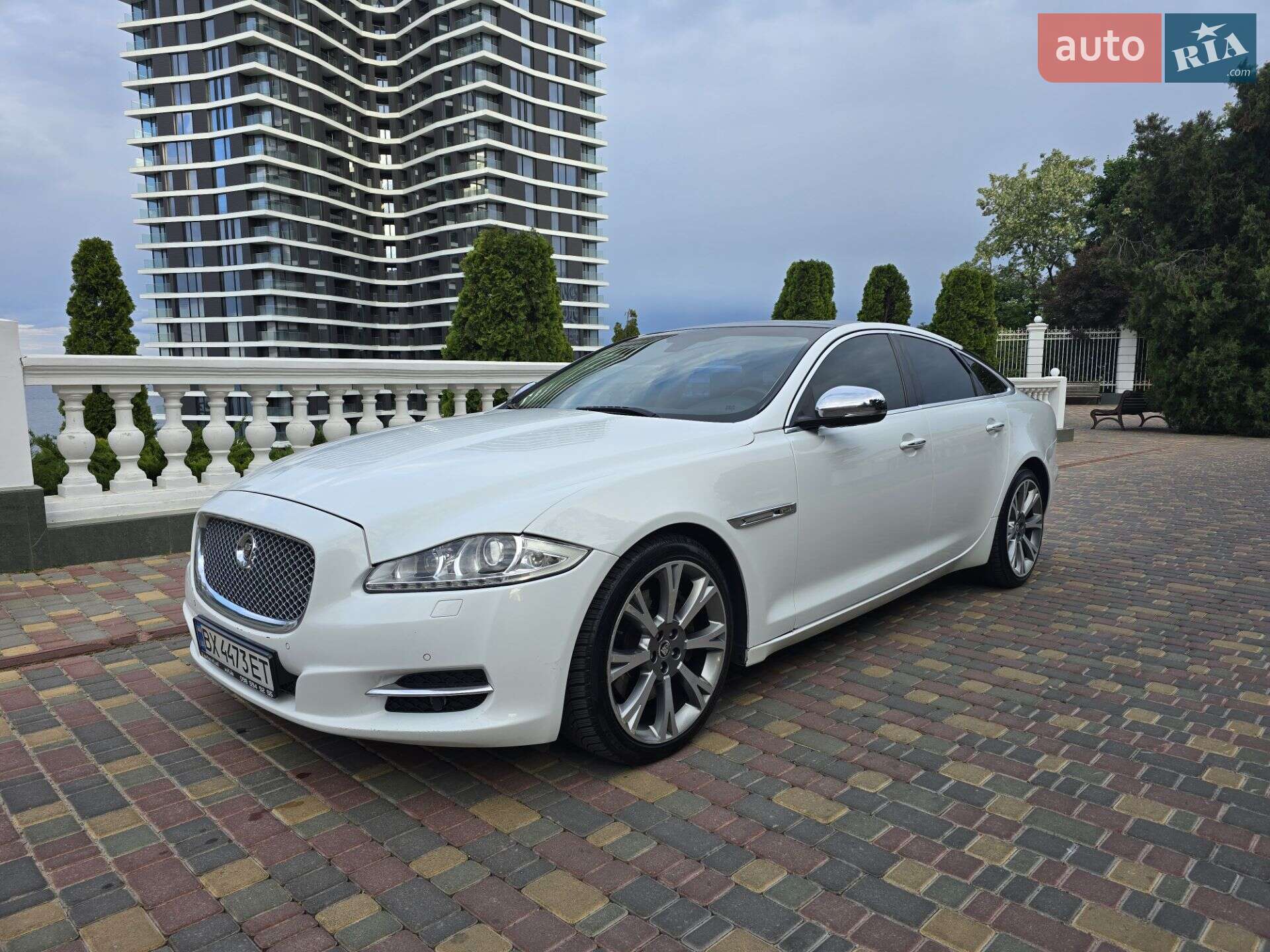 Jaguar XJ 2011 VIN SAJAA16P4CLV23098 фото оголошення 6 з 36