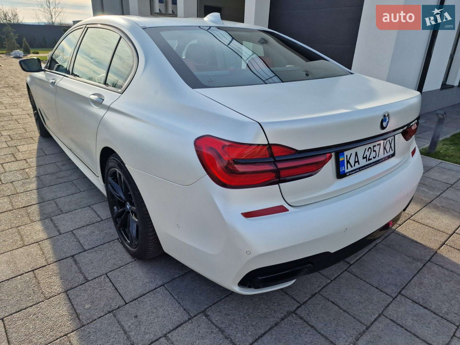 BMW 7 Series 2017 VIN WBA7F2C50JB238255 фото оголошення 4 з 32
