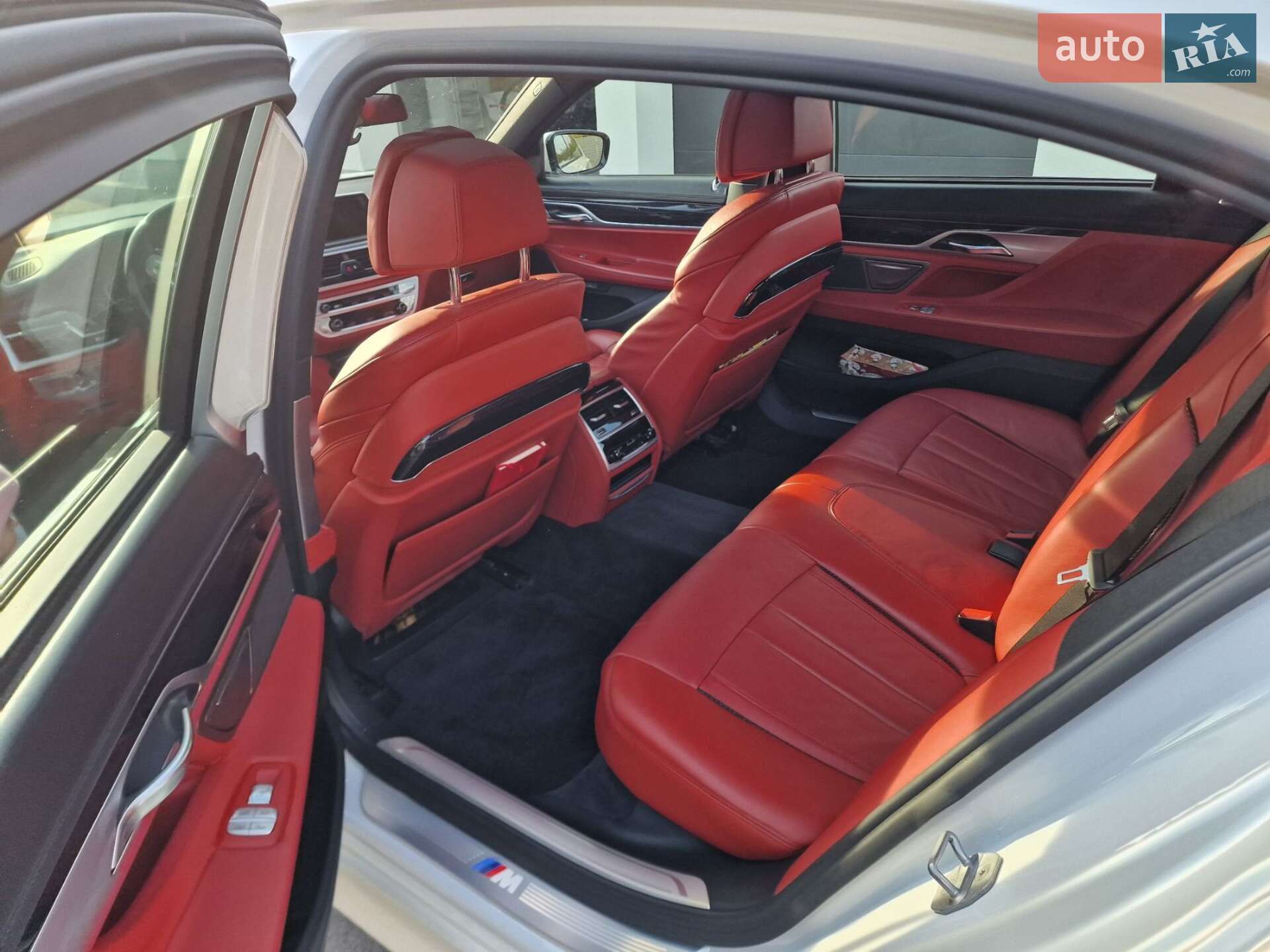 BMW 7 Series 2017 VIN WBA7F2C50JB238255 фото оголошення 30 з 32