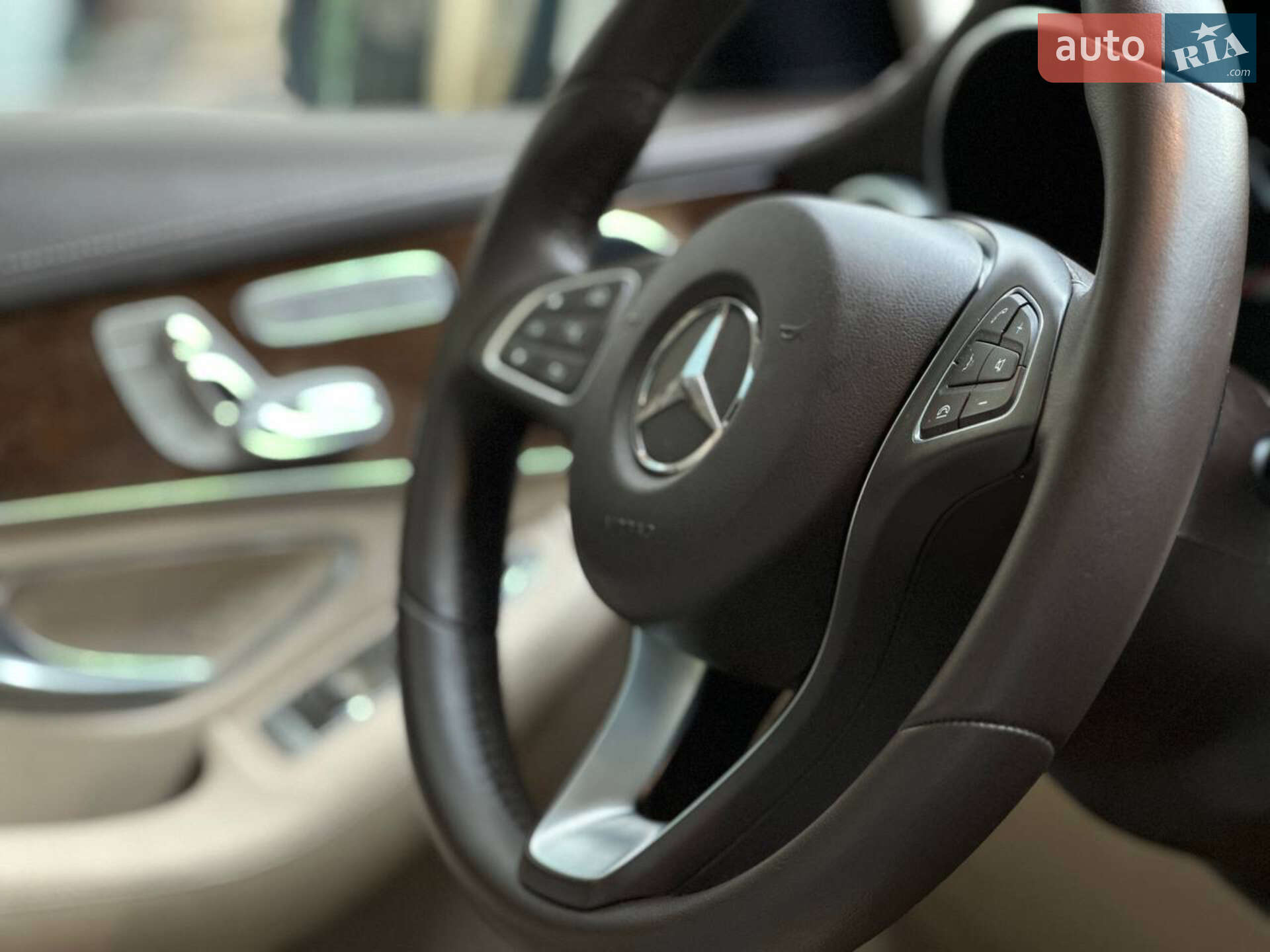 Mercedes-Benz GLC-Class 2017 VIN WDC0G4KB0JV060490 фото оголошення 16 з 22
