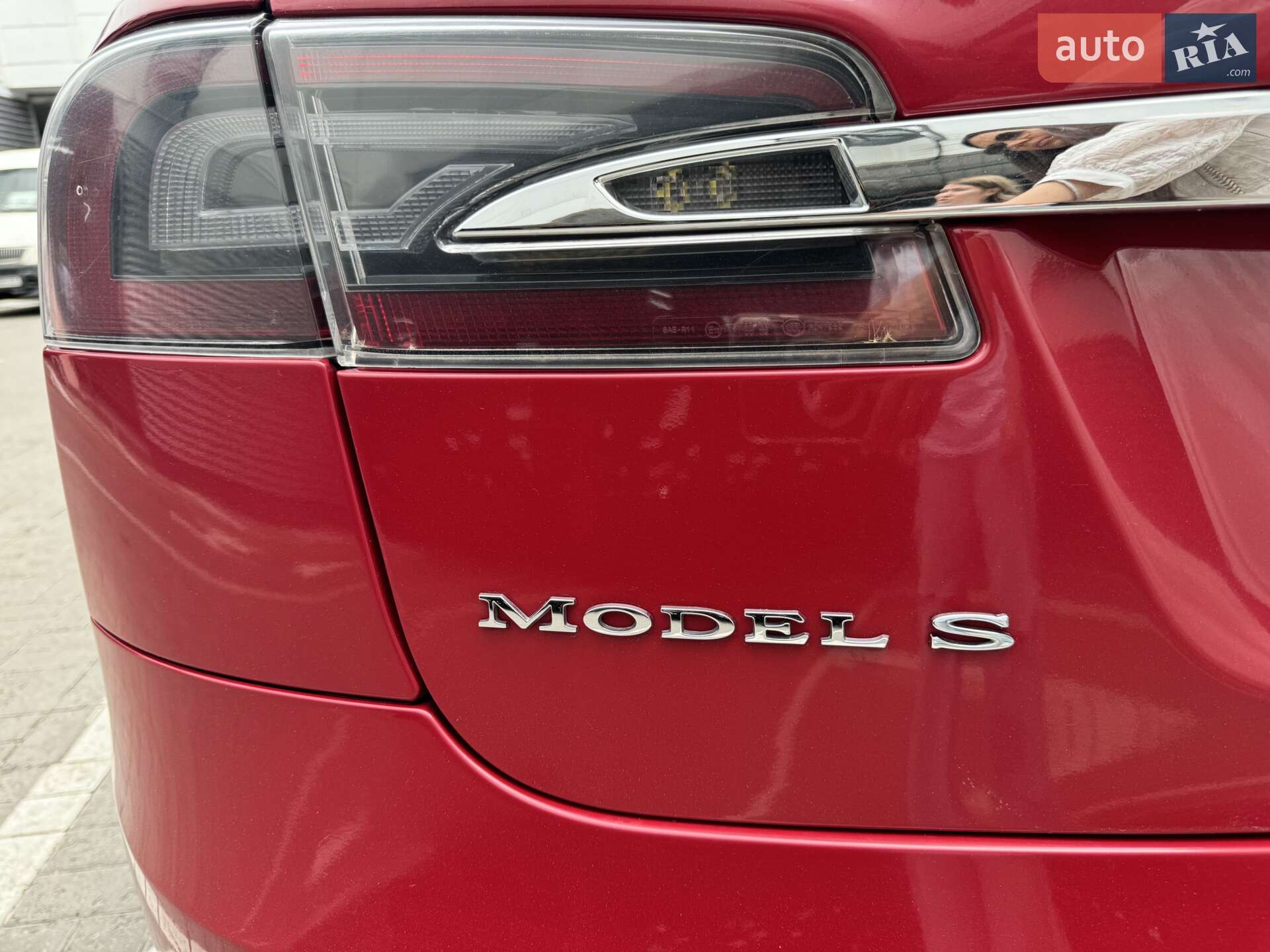 Tesla Model S 2018 VIN 5YJSA1E27JF244608 фото оголошення 9 з 22