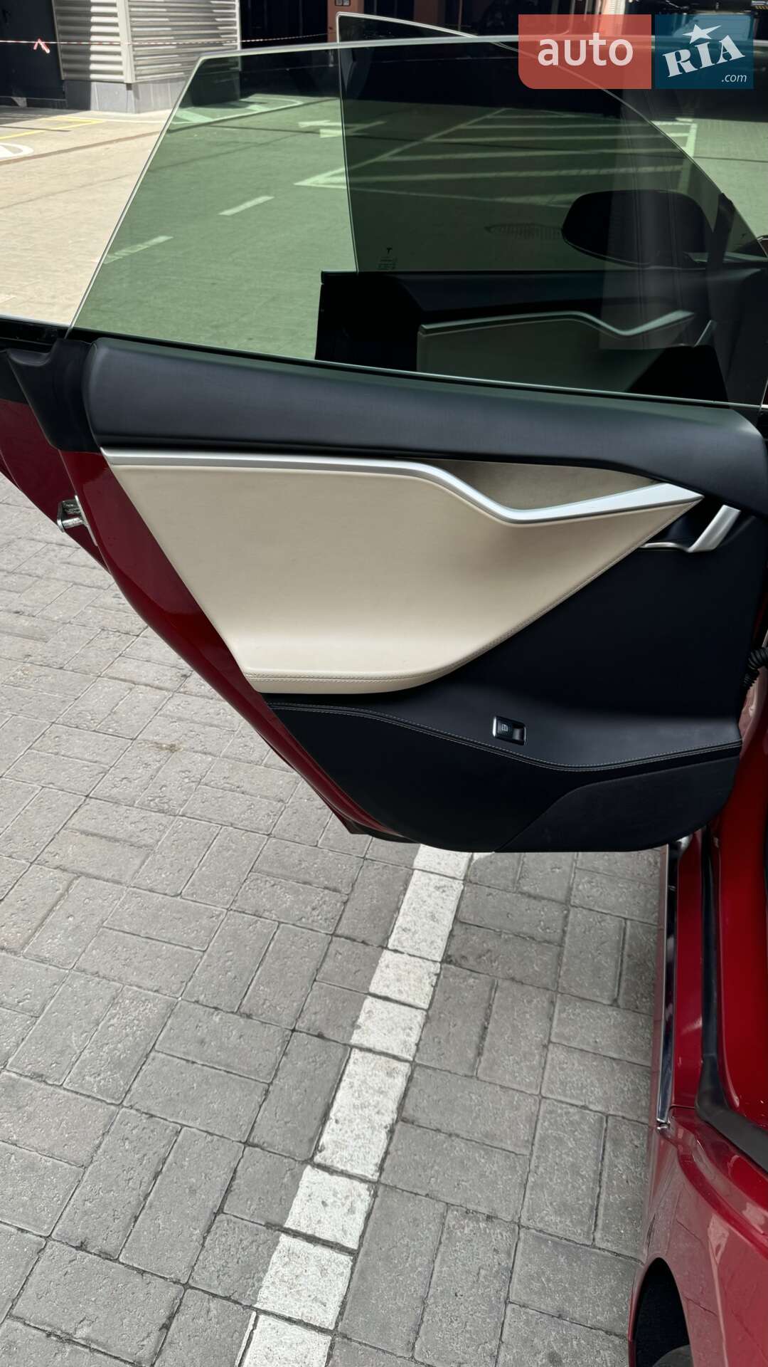 Tesla Model S 2018 VIN 5YJSA1E27JF244608 фото оголошення 10 з 22