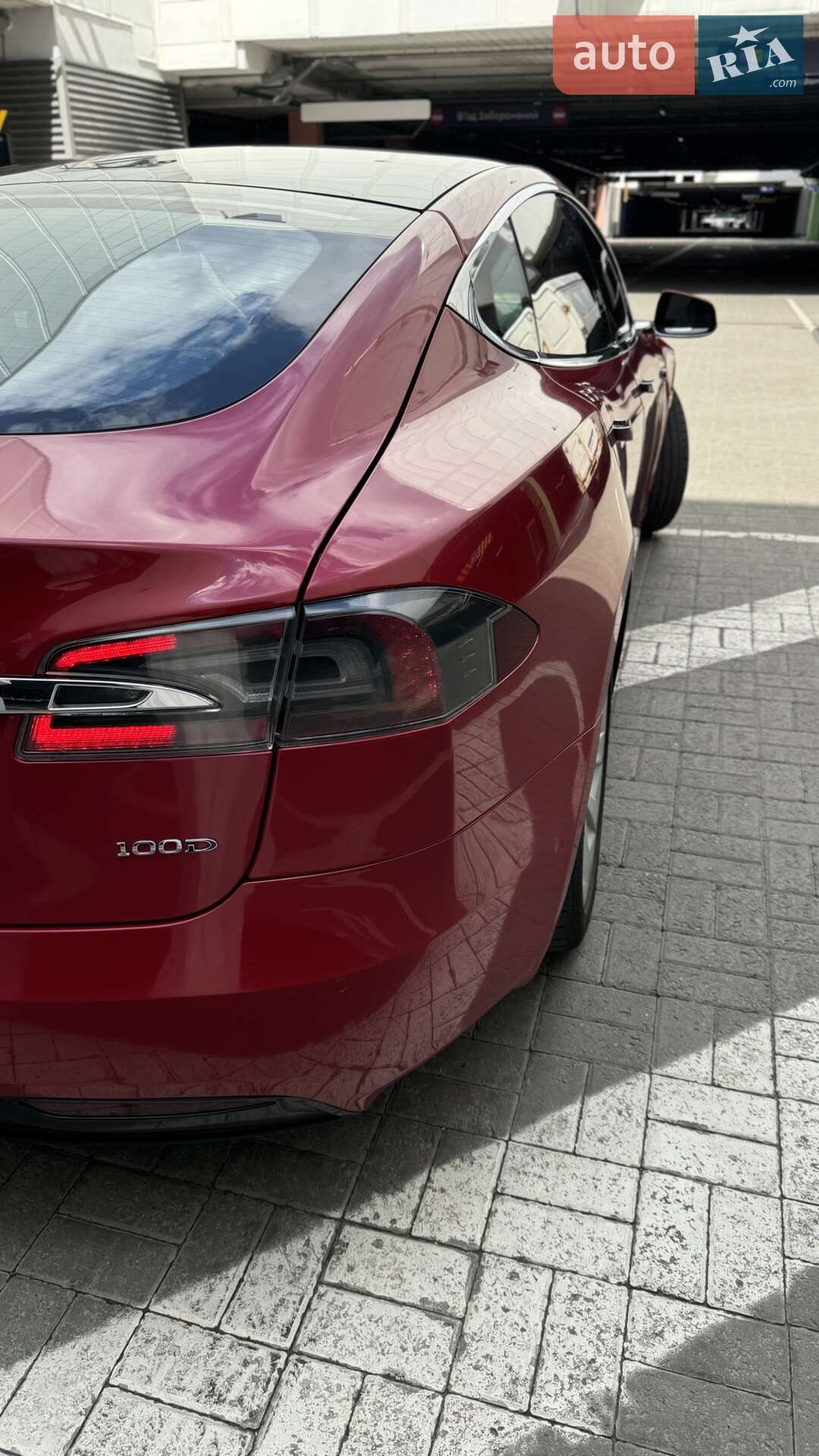 Tesla Model S 2018 VIN 5YJSA1E27JF244608 фото оголошення 12 з 22
