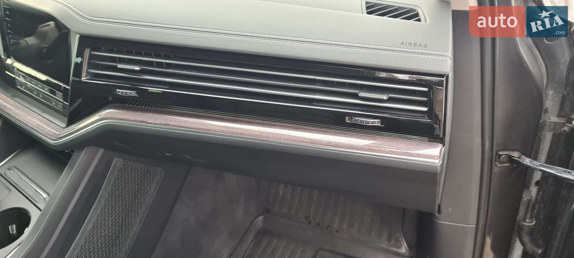 Volkswagen Touareg 2021 VIN WVGZZZCRZMD039597 фото оголошення 49 з 86