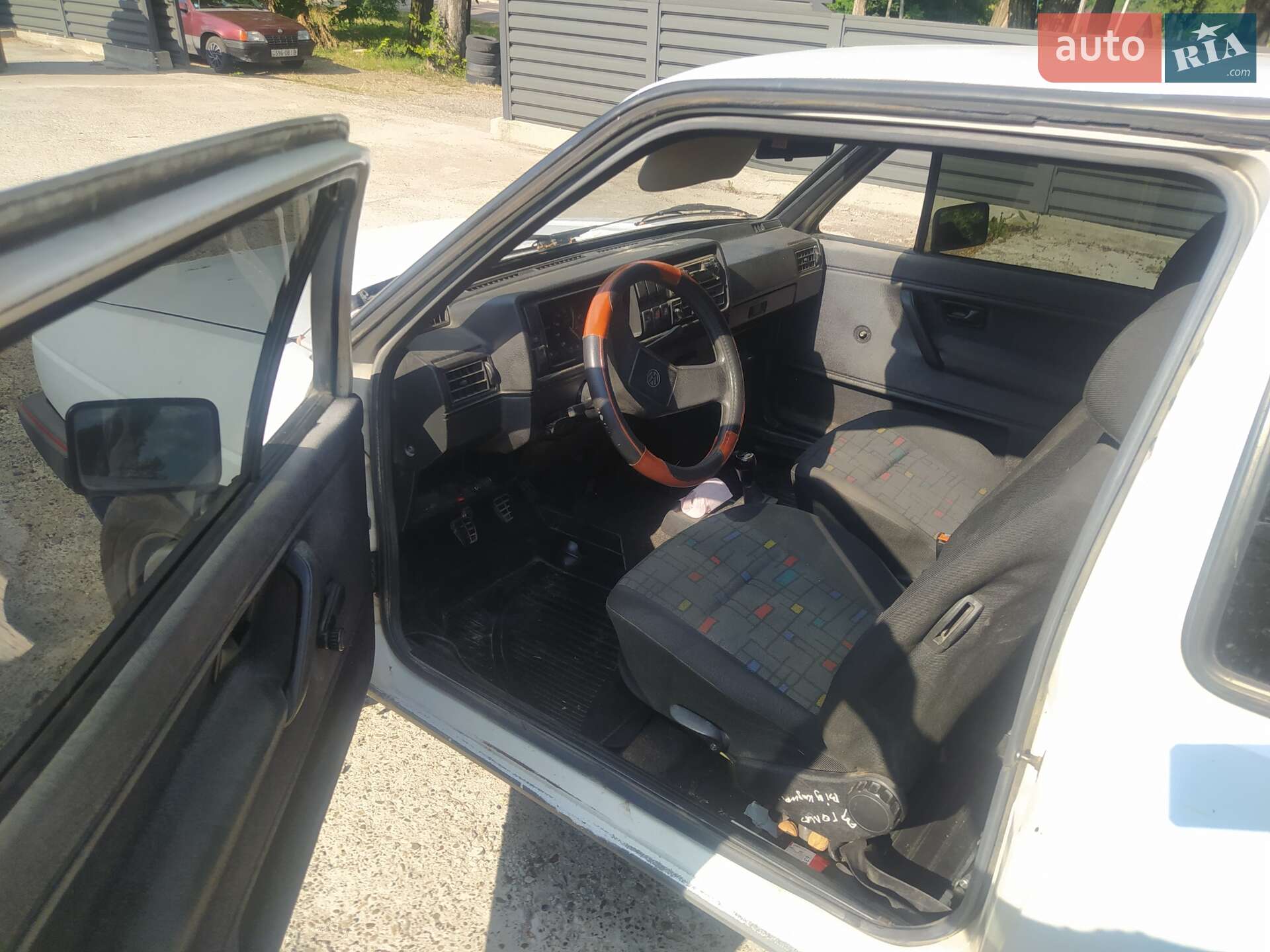 Volkswagen Jetta 1985 VIN WVWZZZ16ZGW075155 фото оголошення 2 з 7