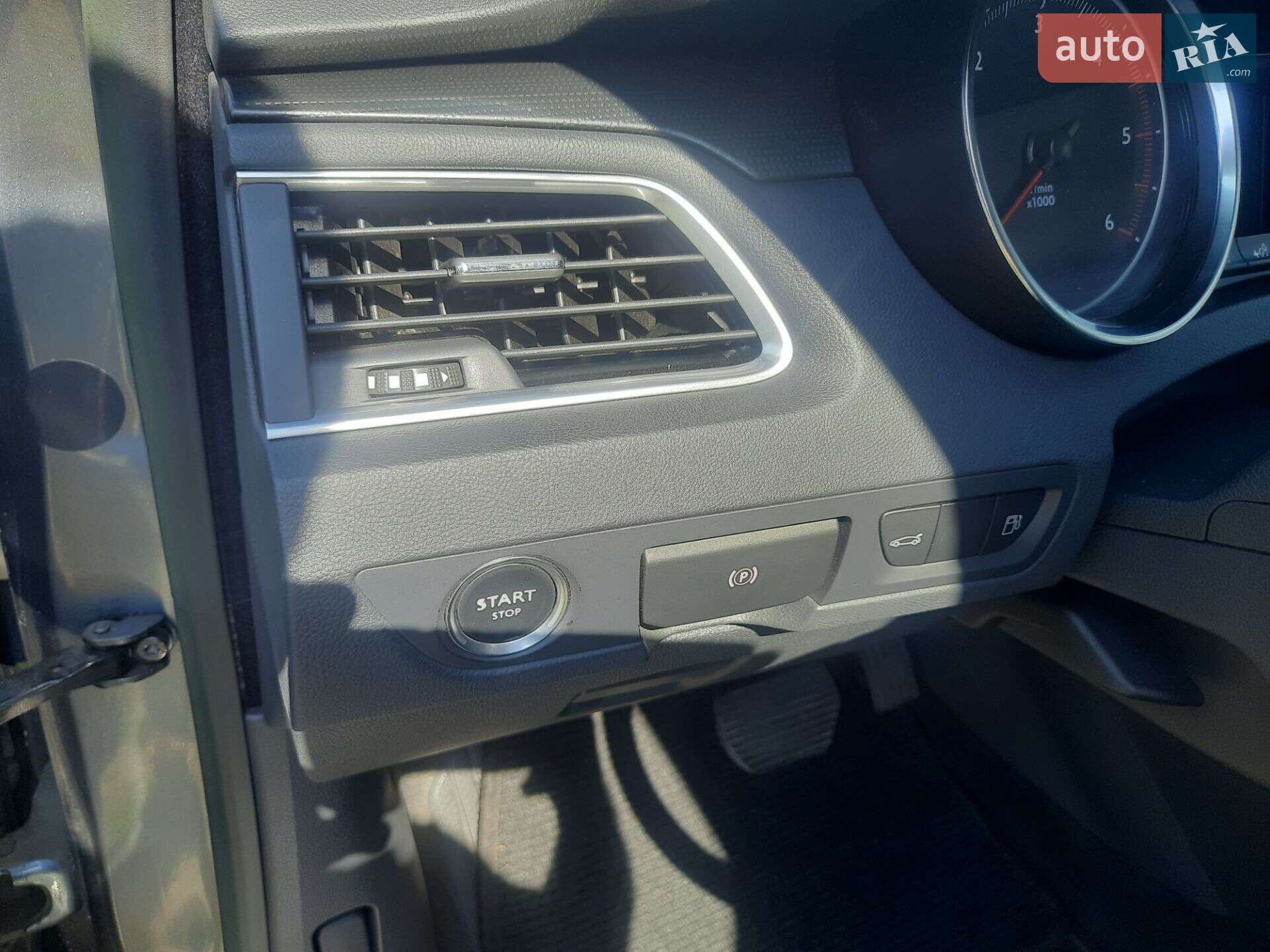 Peugeot 508 2012 VIN VF38E9HD8CL080442 фото оголошення 26 з 37