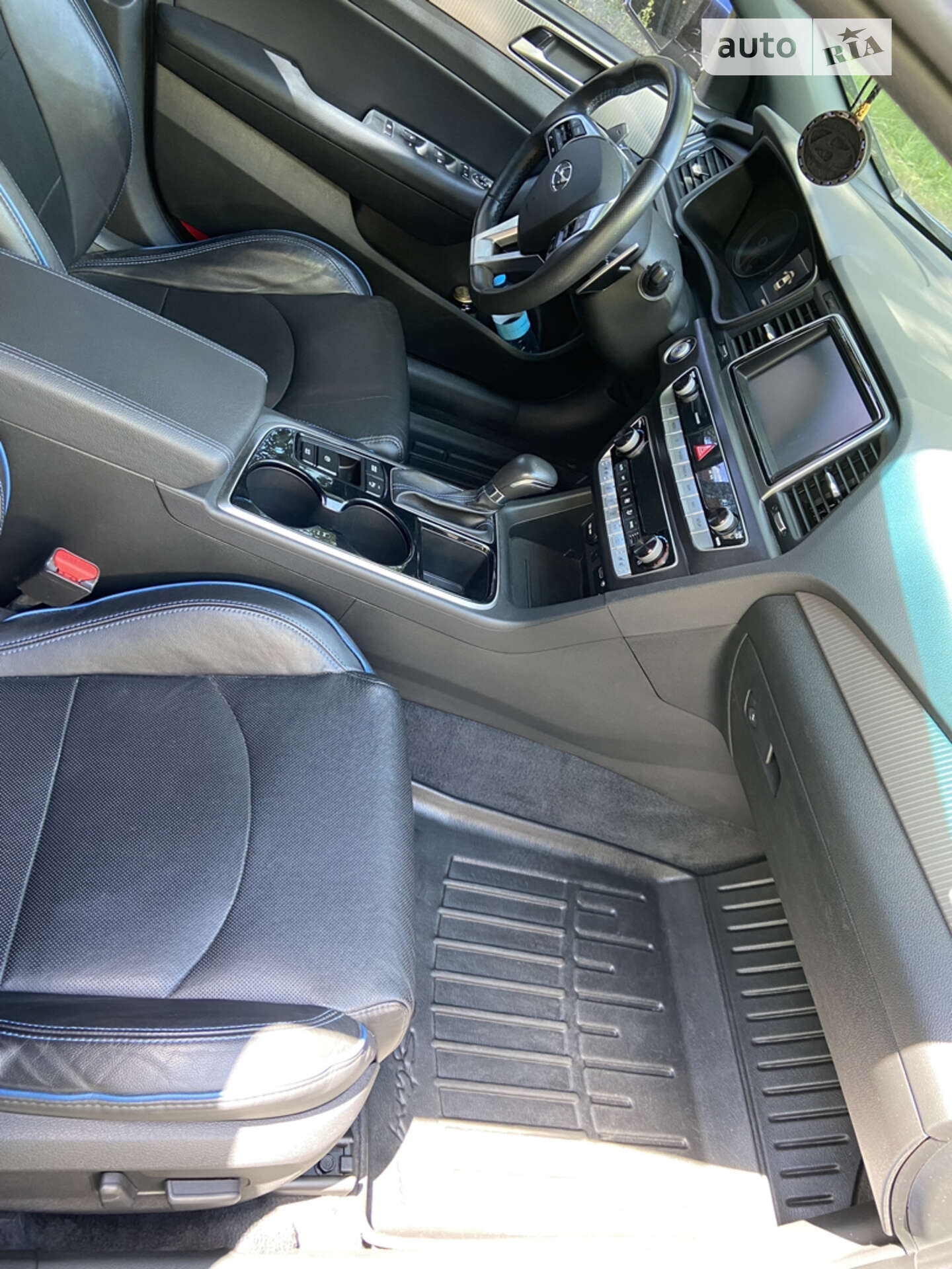 Hyundai Sonata 2019 VIN 5NPE34ABXKH805109 фото оголошення 12 з 39