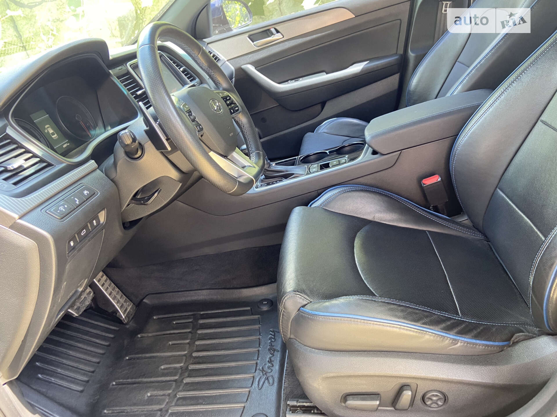 Hyundai Sonata 2019 VIN 5NPE34ABXKH805109 фото оголошення 17 з 39