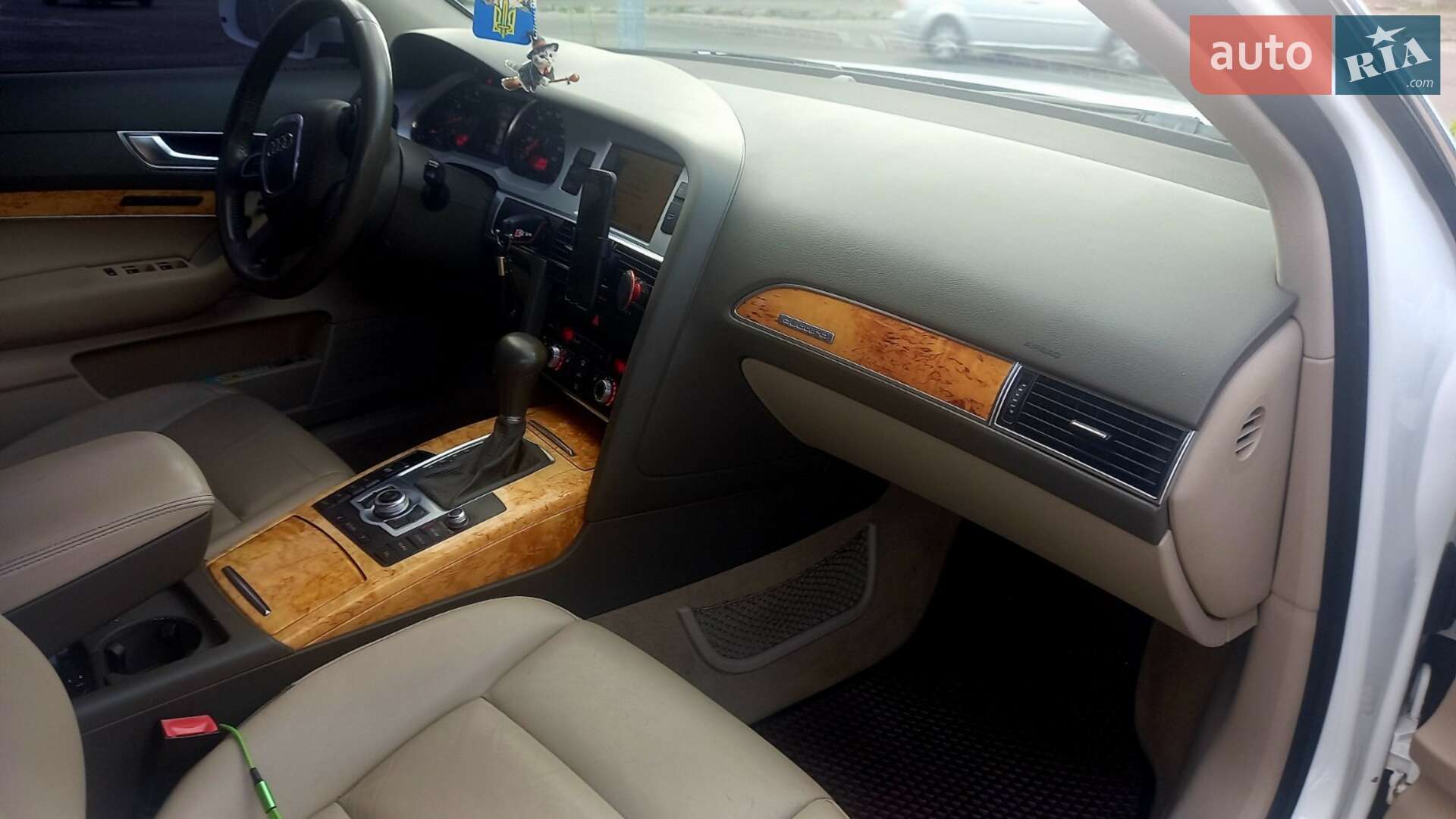 Audi A6 2010 VIN WAUFGAFB1BN024296 фото оголошення 11 з 29