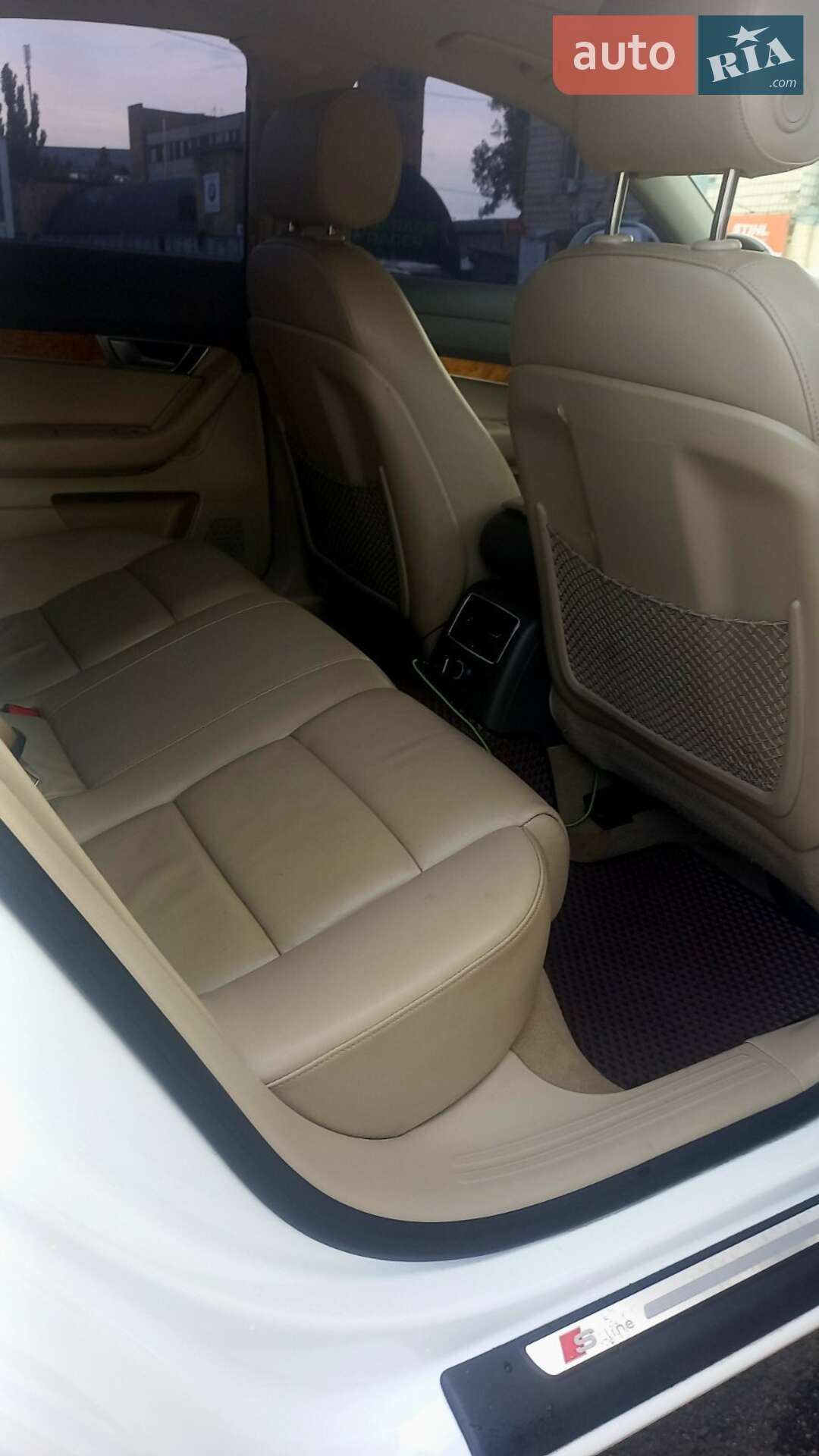 Audi A6 2010 VIN WAUFGAFB1BN024296 фото оголошення 12 з 29