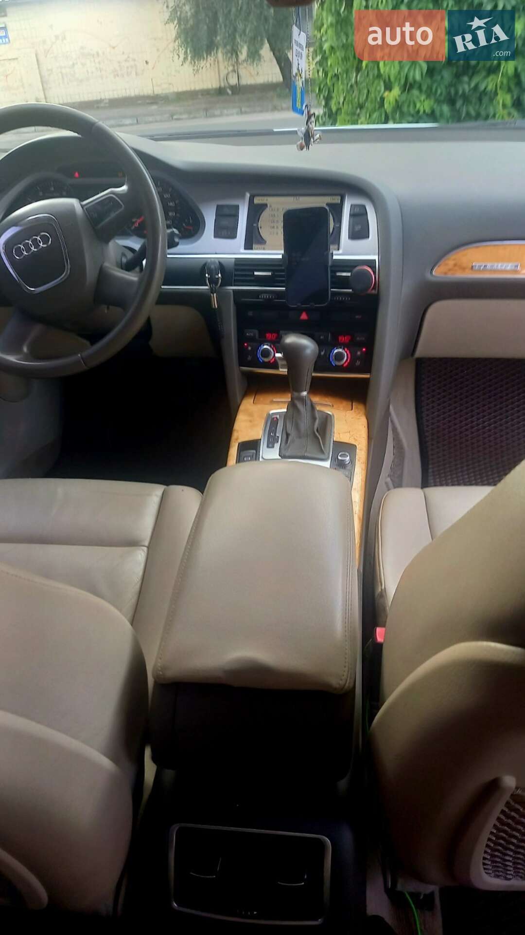 Audi A6 2010 VIN WAUFGAFB1BN024296 фото оголошення 13 з 29