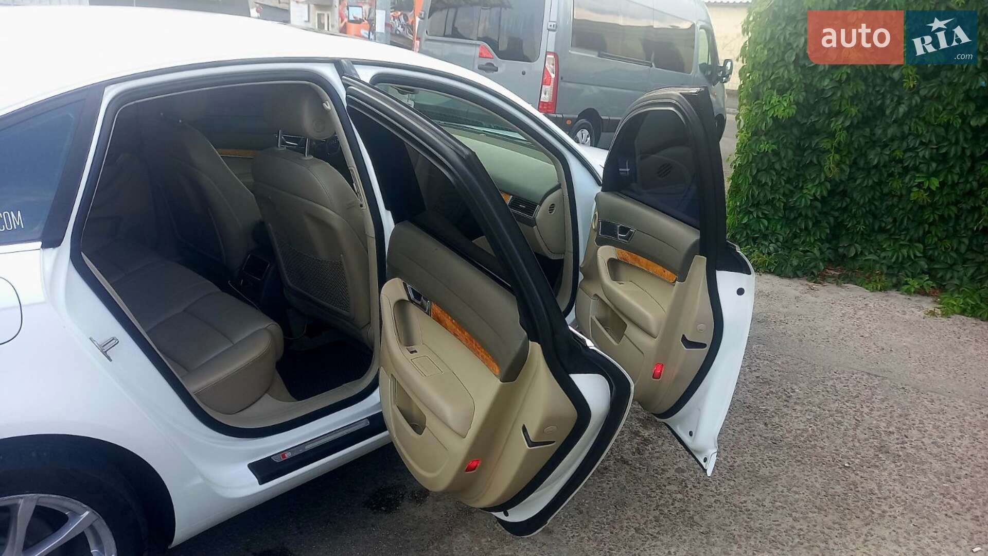 Audi A6 2010 VIN WAUFGAFB1BN024296 фото оголошення 15 з 29