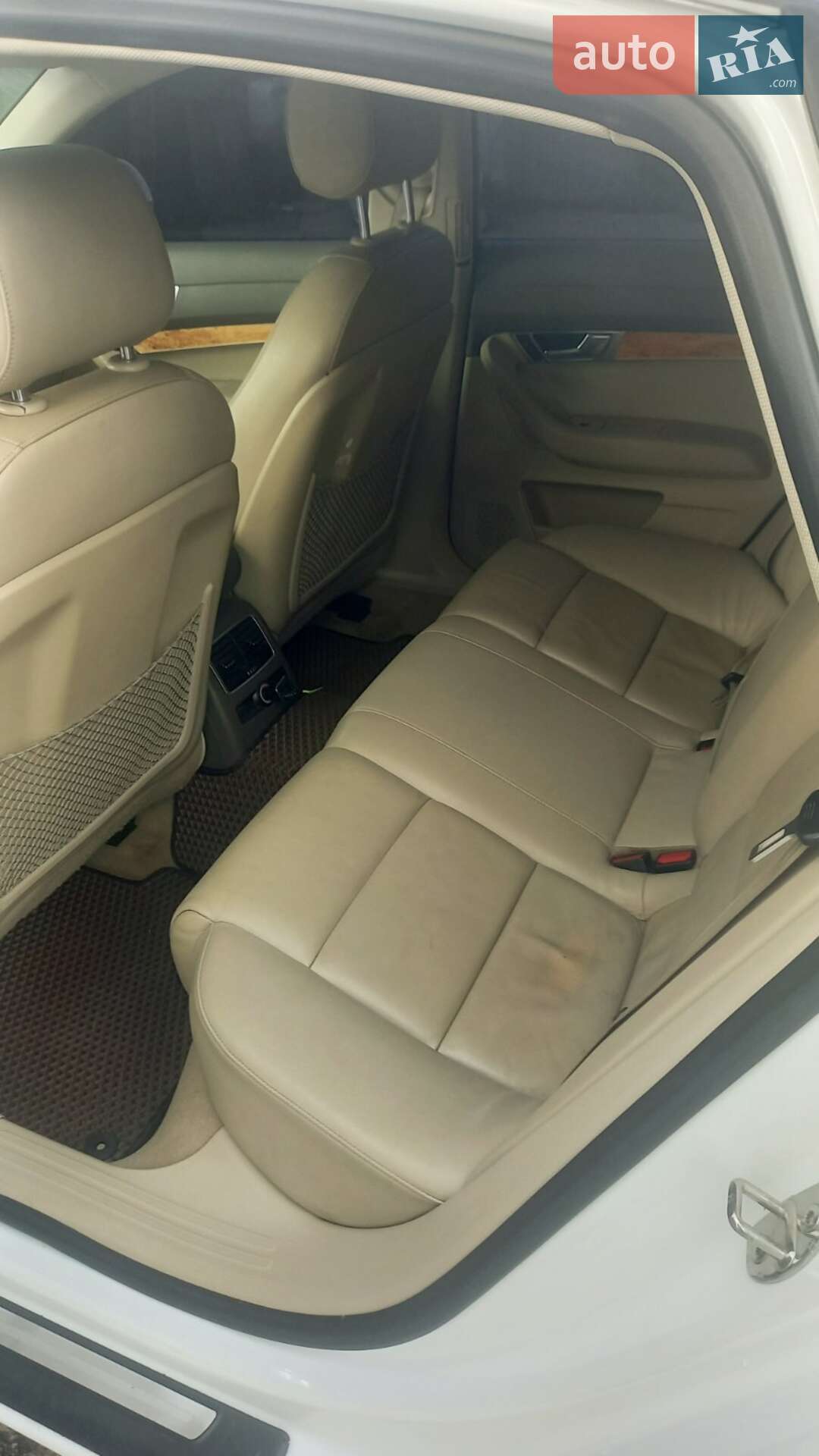 Audi A6 2010 VIN WAUFGAFB1BN024296 фото оголошення 16 з 29