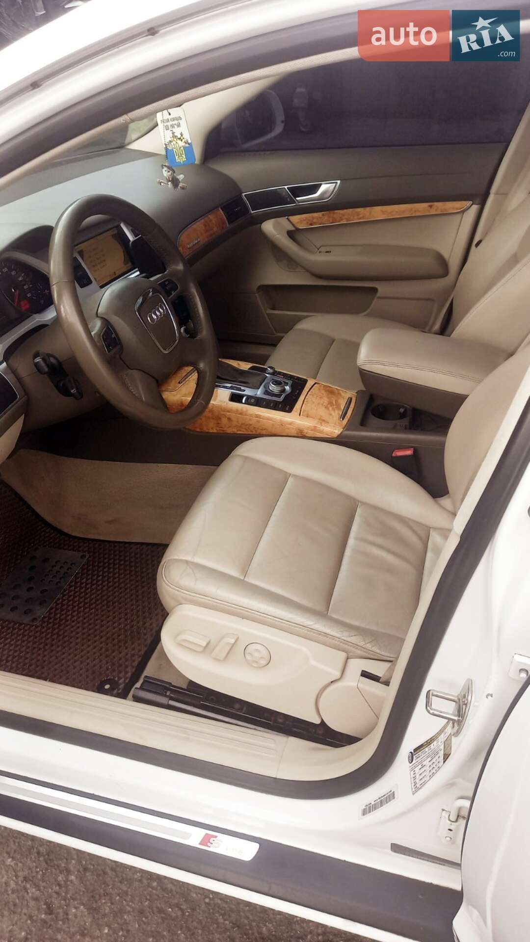 Audi A6 2010 VIN WAUFGAFB1BN024296 фото оголошення 18 з 29